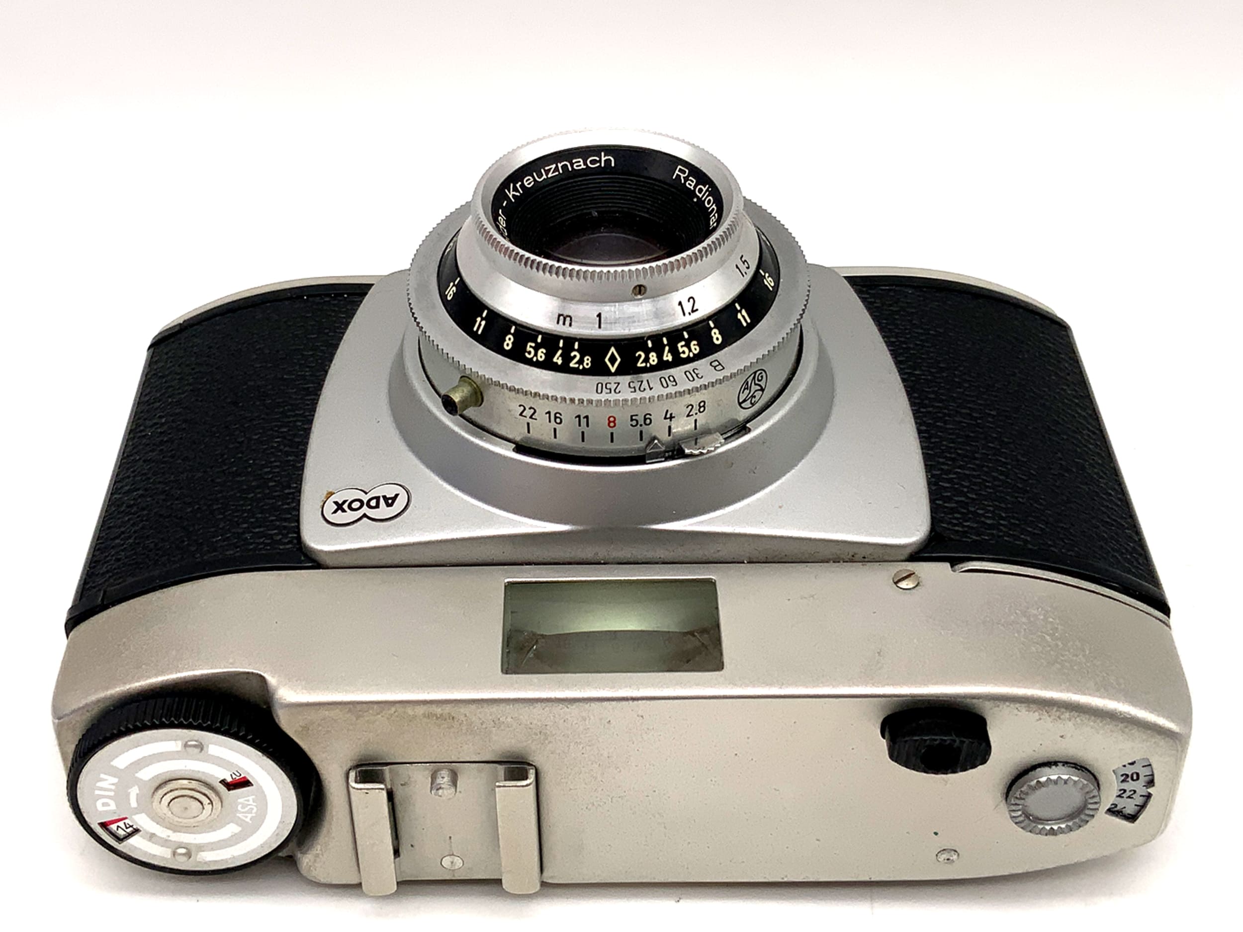 Appareil photo à viseur Adox Pronto avec objectif analogique Radionar L 1:2.8/45