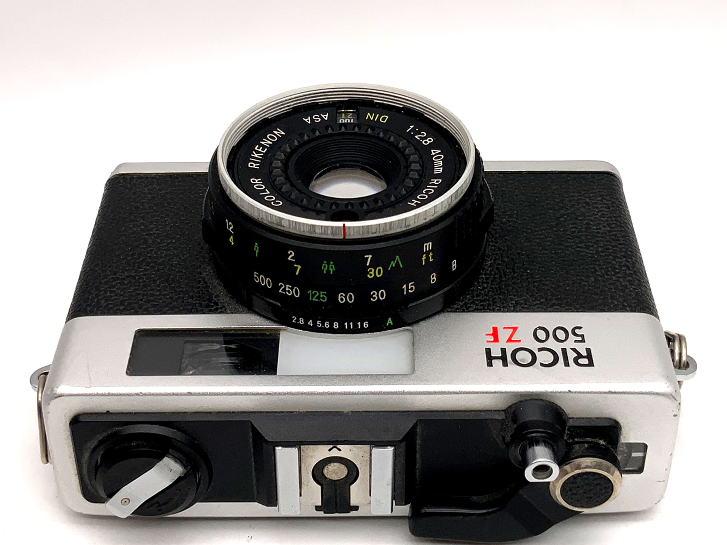 Ricoh 500 ZF viewfinder camera with Color Rikenon 1:2.8/40 analog camera
