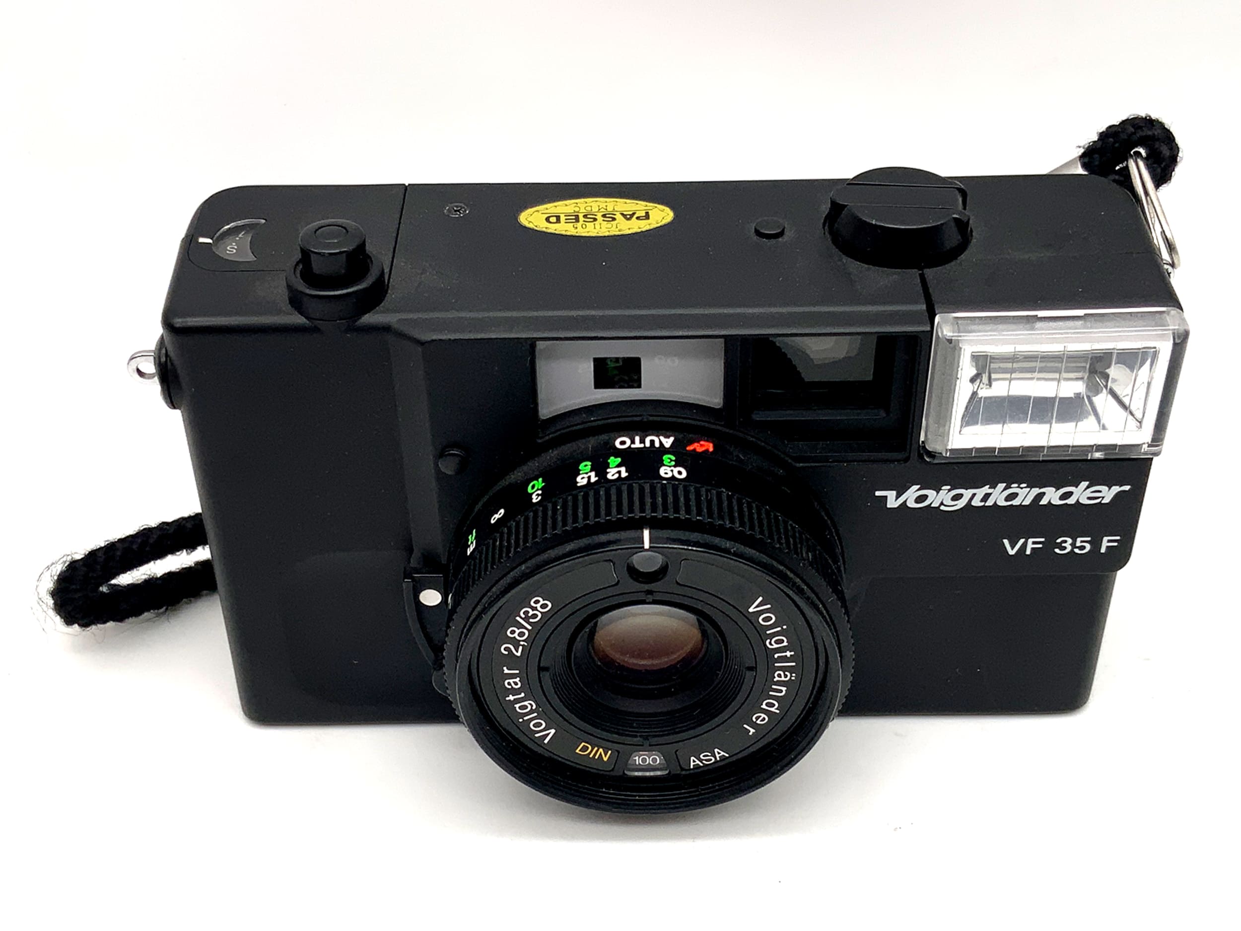 Caméra à viseur Voigtländer VF 35 F avec caméra analogique Voigtar 2.8/38