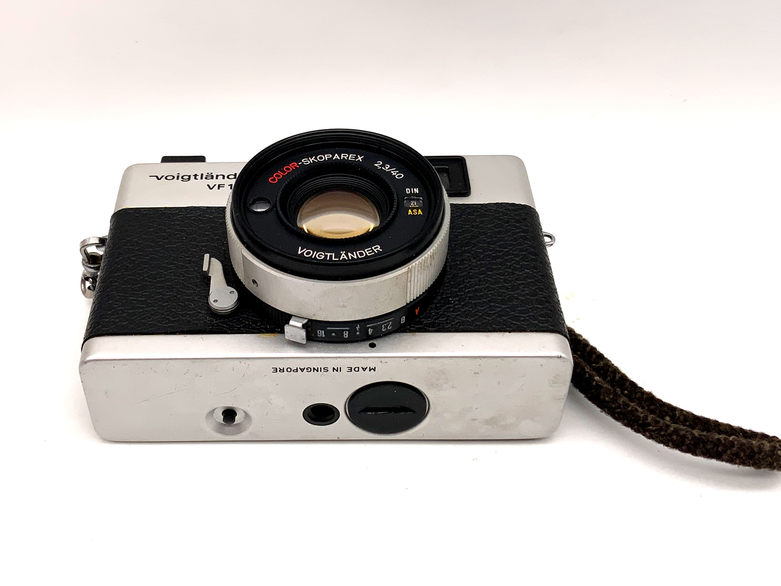 Caméra à viseur Voigtländer VF135 avec caméra analogique Color-Skoparex 2.3/40