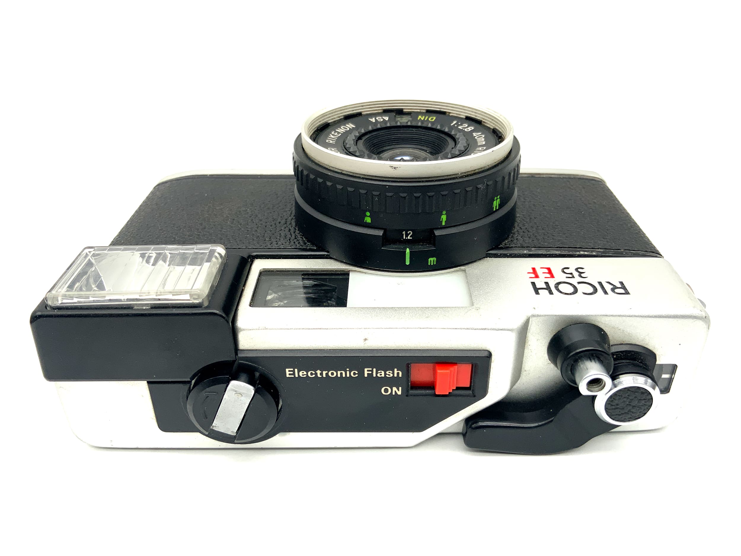Appareil photo Ricoh 35 EF avec viseur et objectif analogique Color Rikenon 40 mm f/2.8