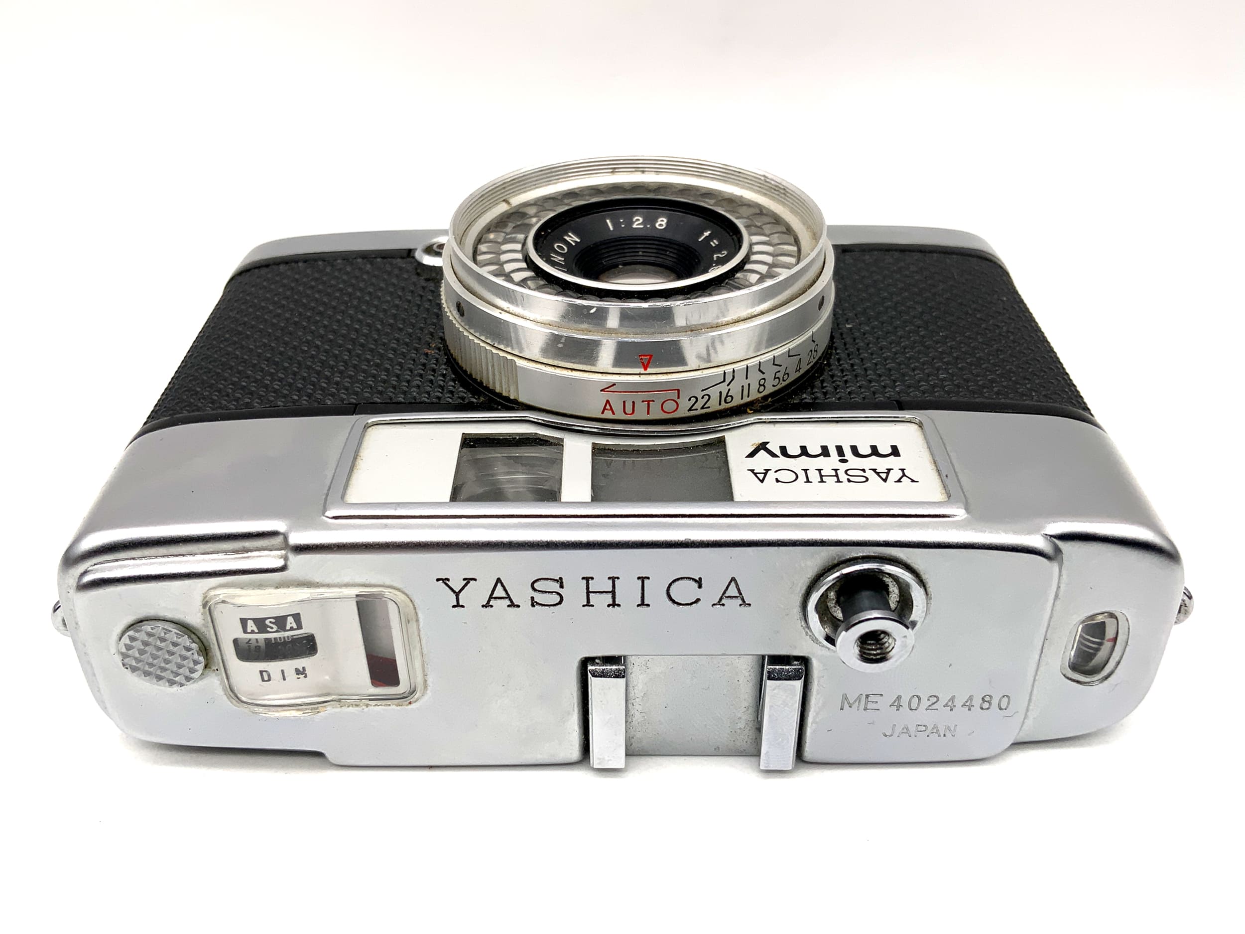 Yashica Mimy viewfinder camera with Yashinon 28mm 1:2.8 half-frame camera, analog camera