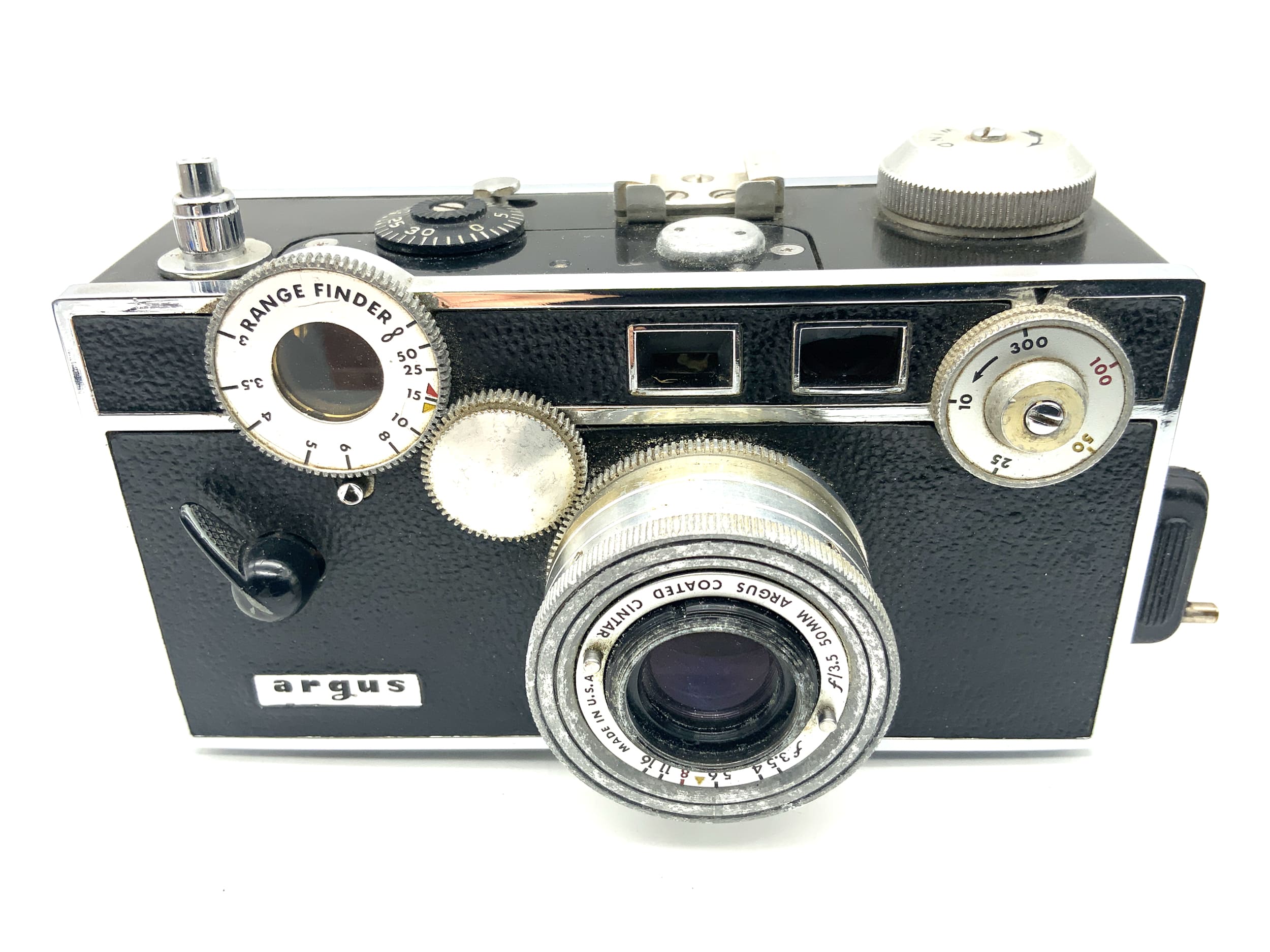 Appareil photo compact argentique Argus C3 avec viseur et objectif Cintar 50 mm f/3.5 traité.