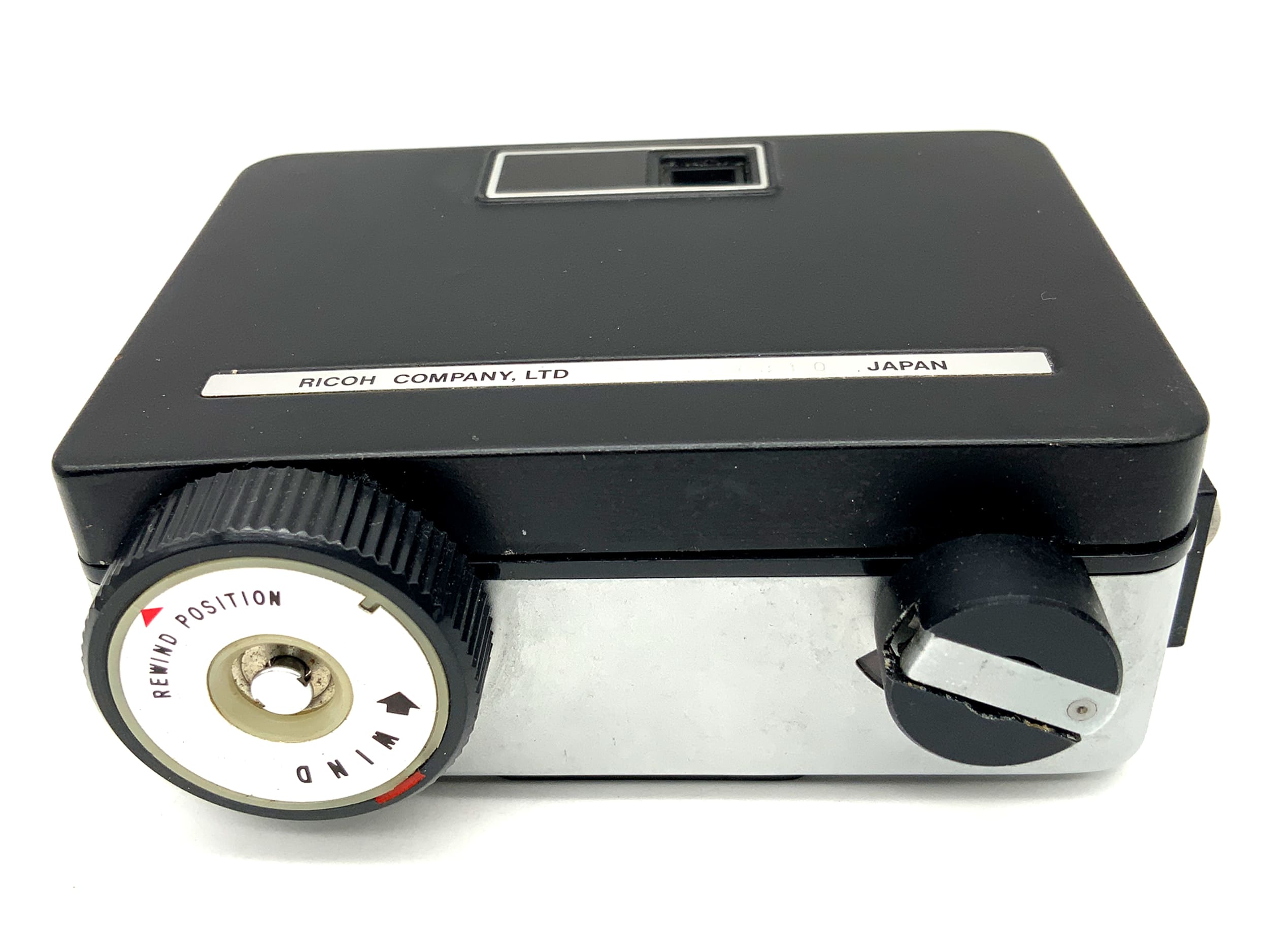 Appareil photo Ricoh Auto Half SE2 avec viseur et objectif demi-format Ricoh 25 mm F:2.8