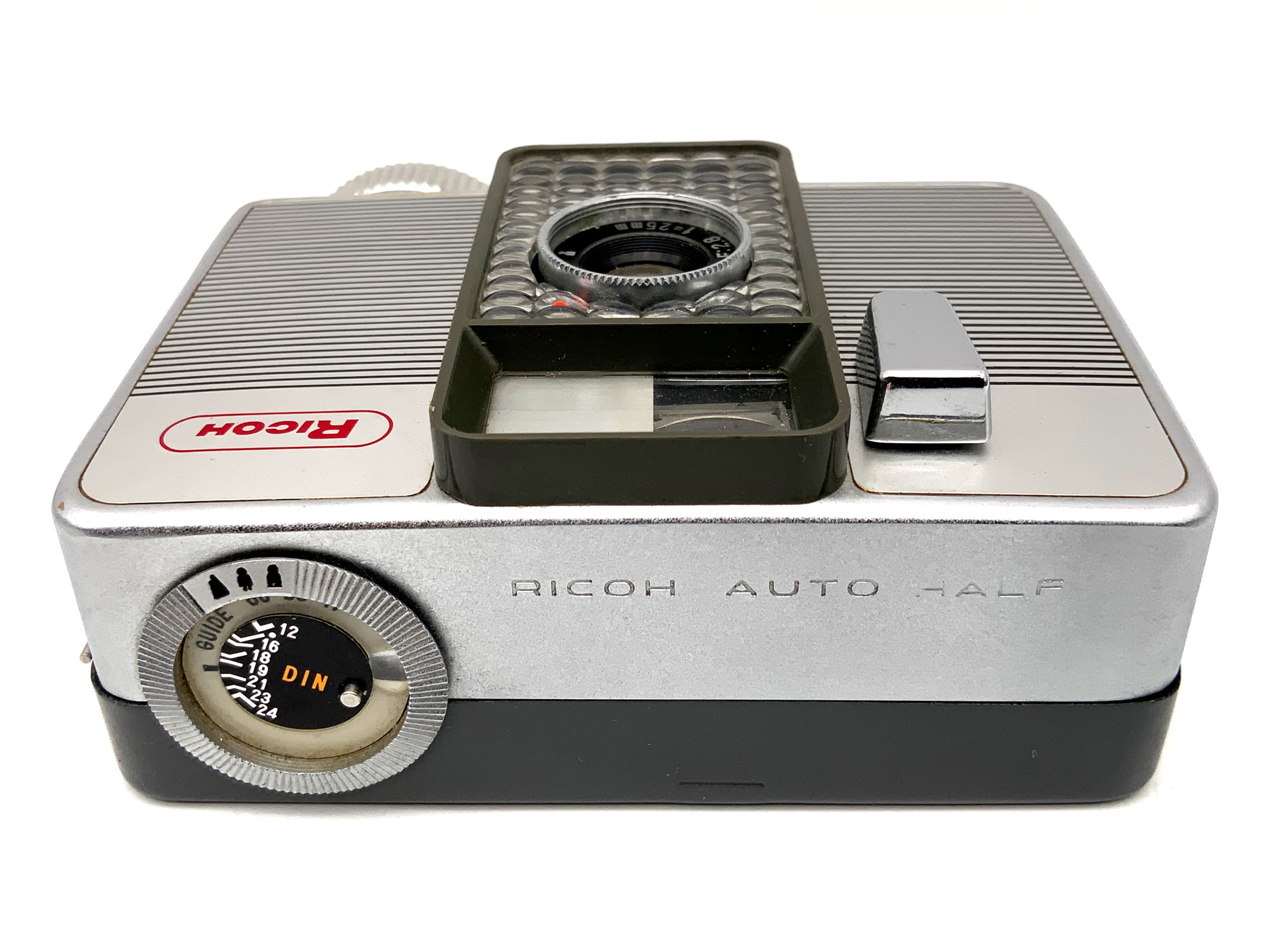 Appareil photo Ricoh Auto Half Viewfinder avec objectif analogique demi-format Ricoh 25 mm F:2.8