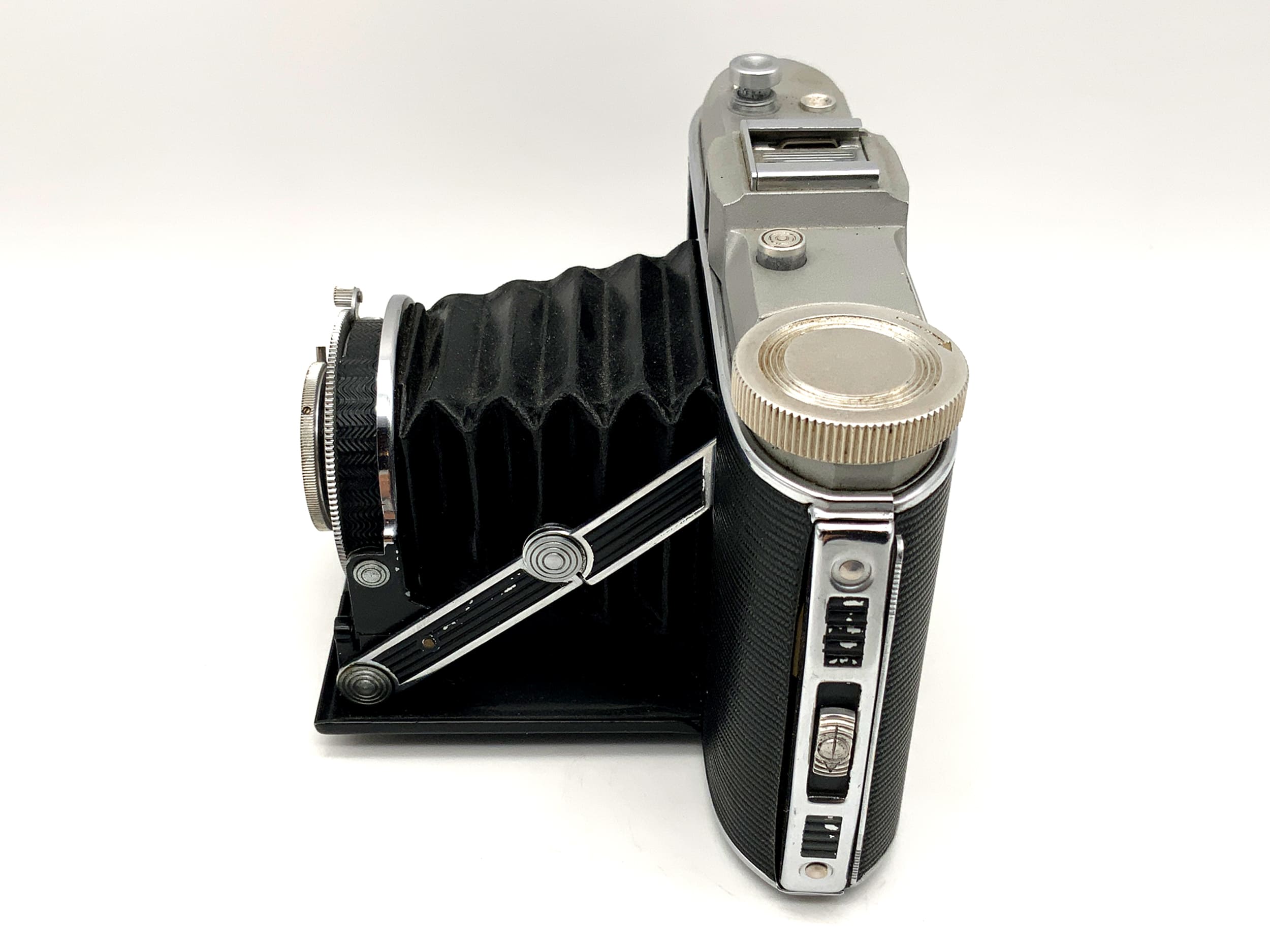 Agfa Isolette folding camera with Solinar 1:4.5 8.5cm Compur-Rapid analog camera