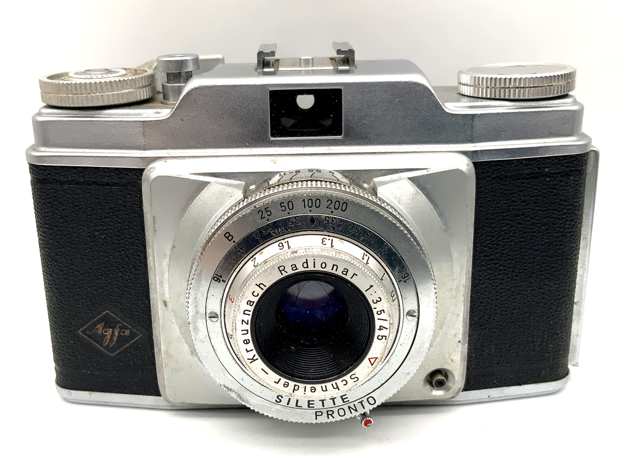 Agfa Silette viewfinder camera with Schneider Kreuznach Radionar 1:3.5 45mm Pronto lens