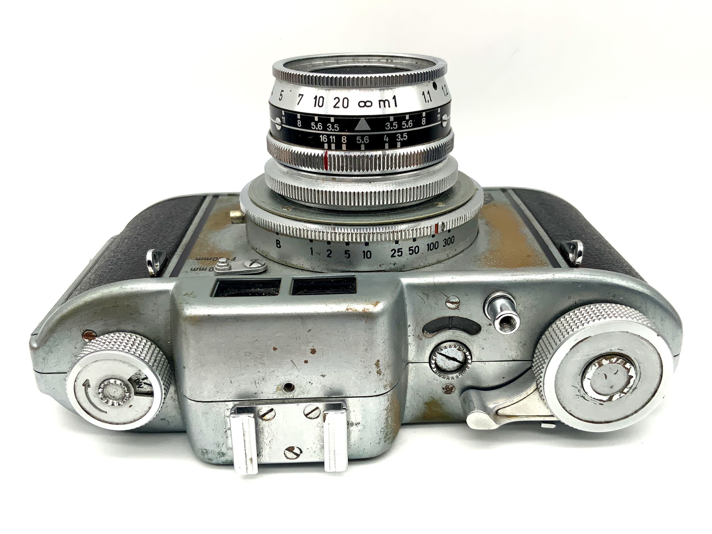 AkA Relle viewfinder camera with Radionar 1:3.5/50 Akarelle compact camera analog camera