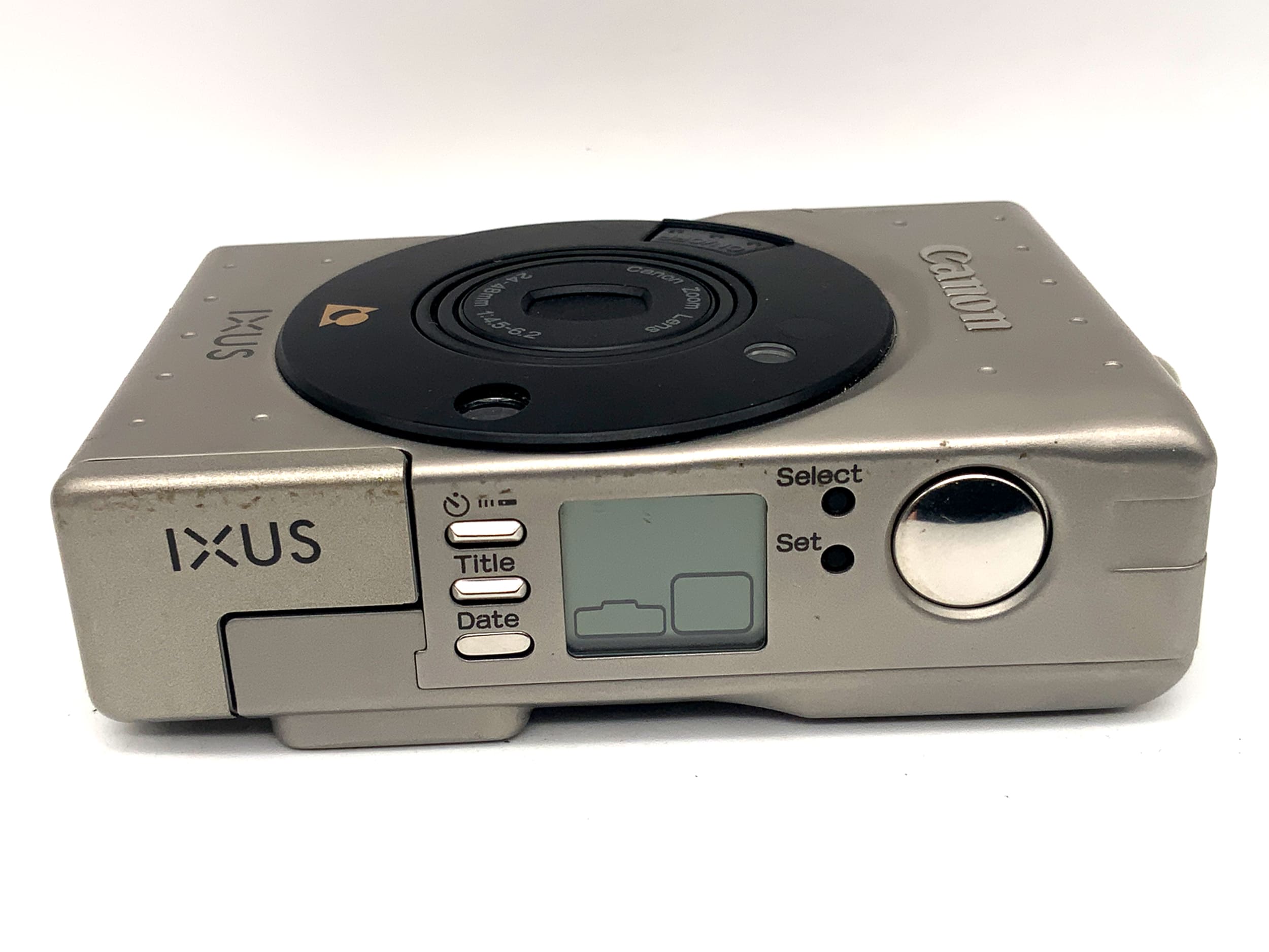 Appareil photo compact Canon Ixus Point&amp;Shoot avec objectif 24-48 mm 1:4.5-6.2 (appareil photo argentique)