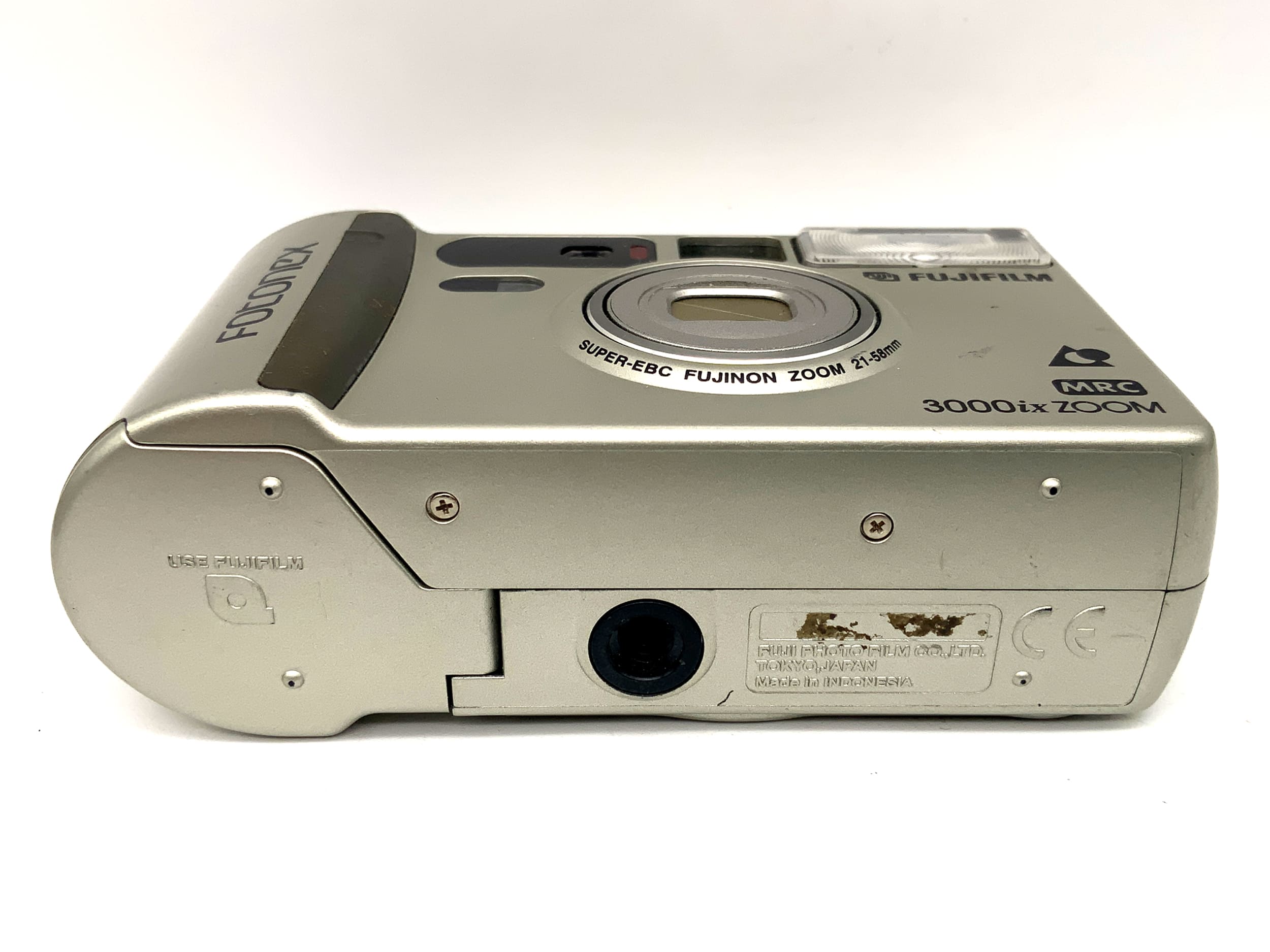 Appareil photo argentique Fujifilm 3000ix Zoom Point&amp;Shoot avec objectif Fujinon 21-58 mm APS Super EBC