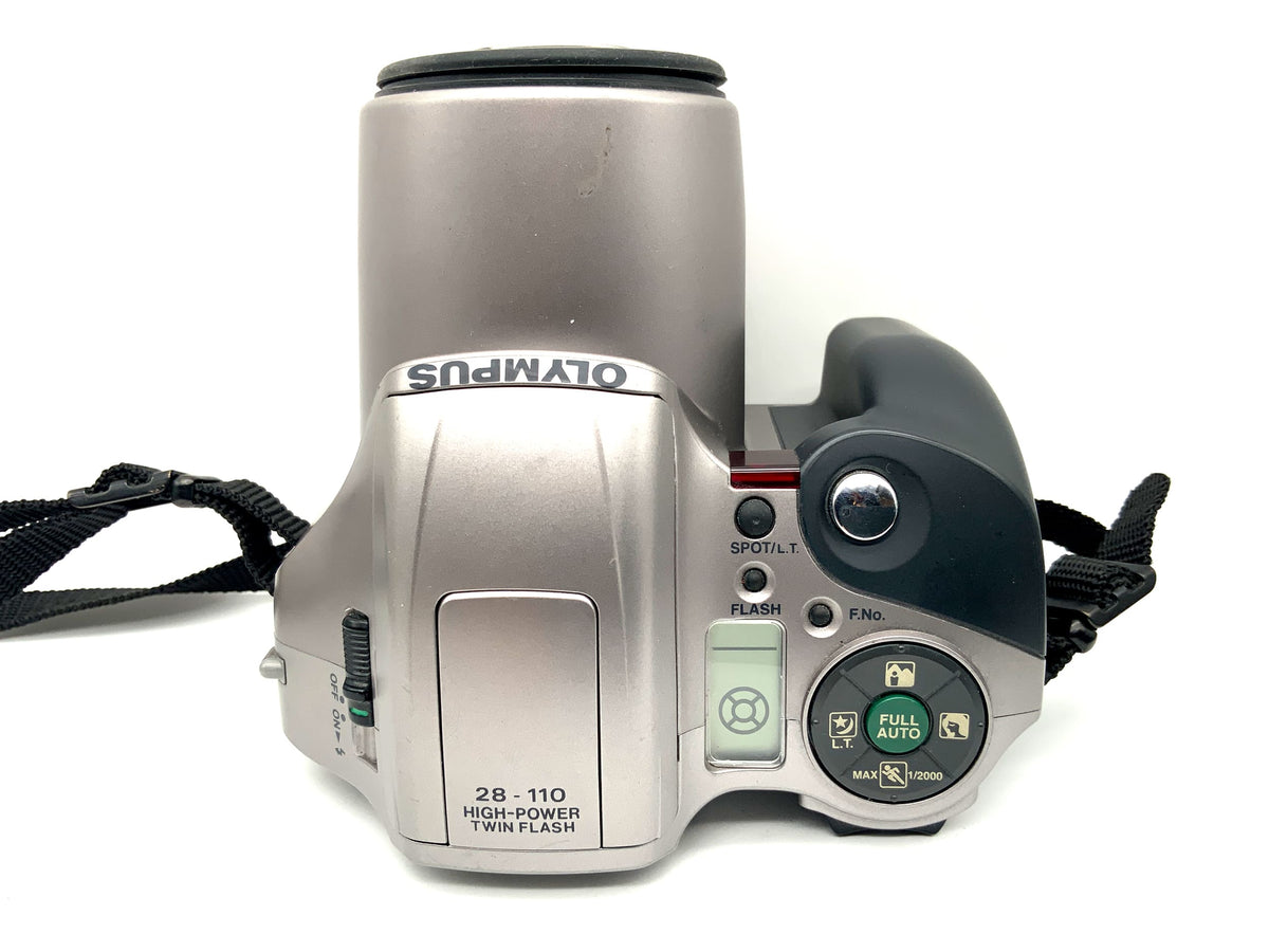 Olympus IS-200 bridge camera with 28-110mm 1:4.5-5.6 analog camera