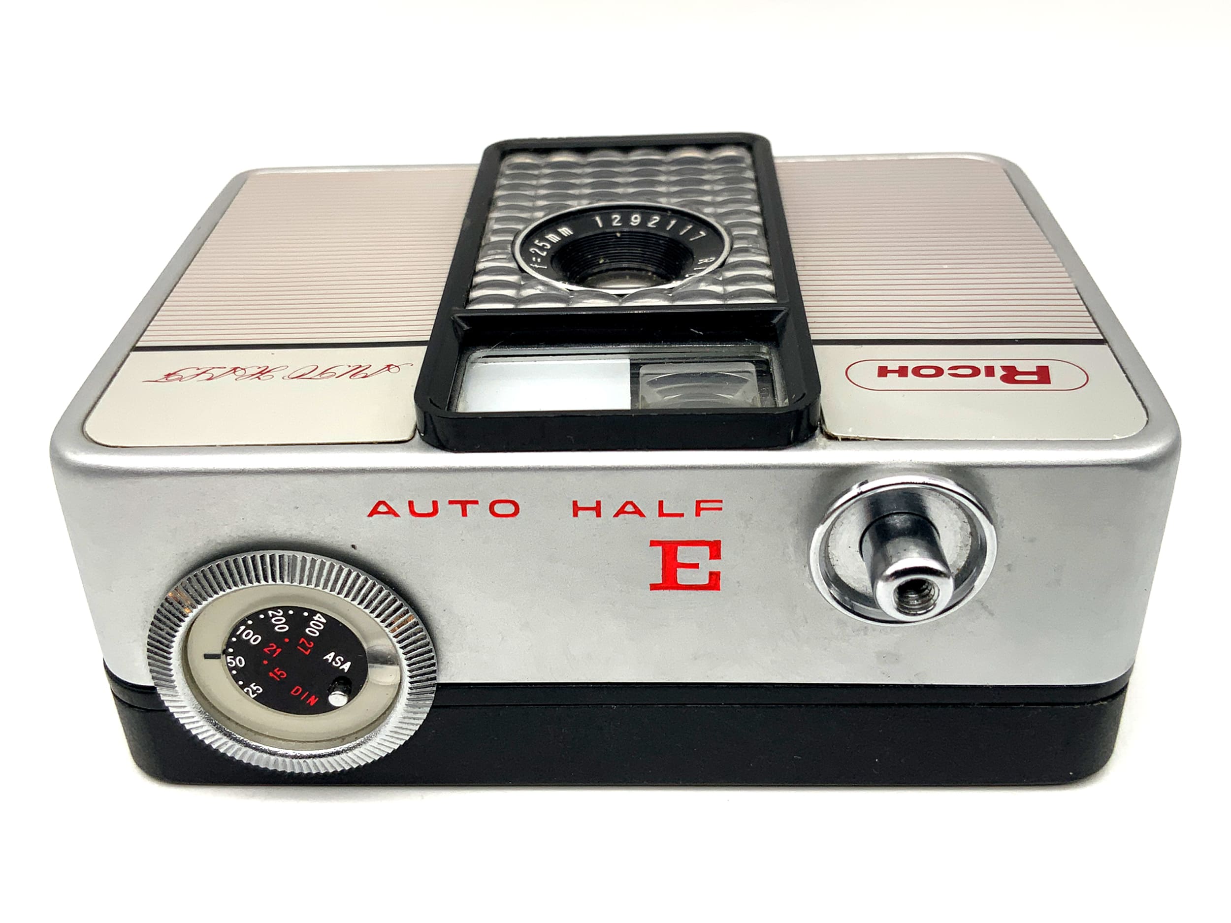 Ricoh Auto Half E viewfinder camera with 25mm 1:2.8 half-frame camera, analog camera