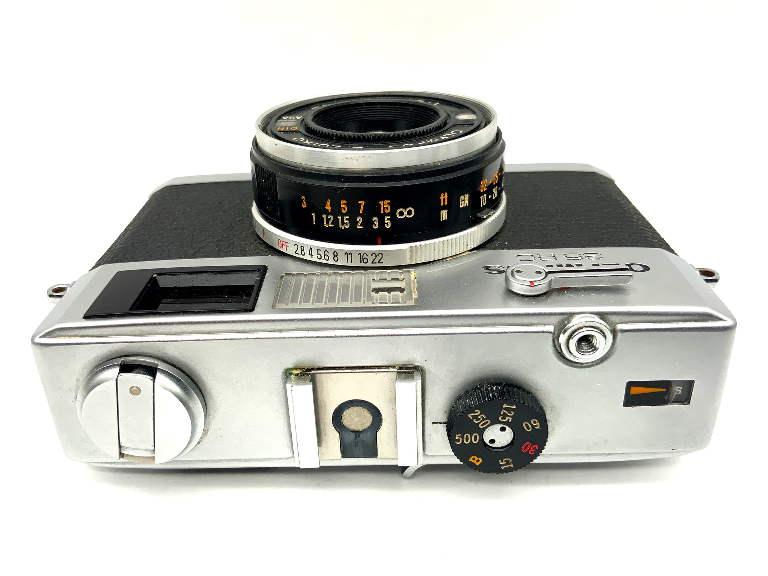 Appareil photo Olympus 35 RC à visée directe avec objectif E.Zuiko 42 mm f/2.8, appareil photo compact analogique