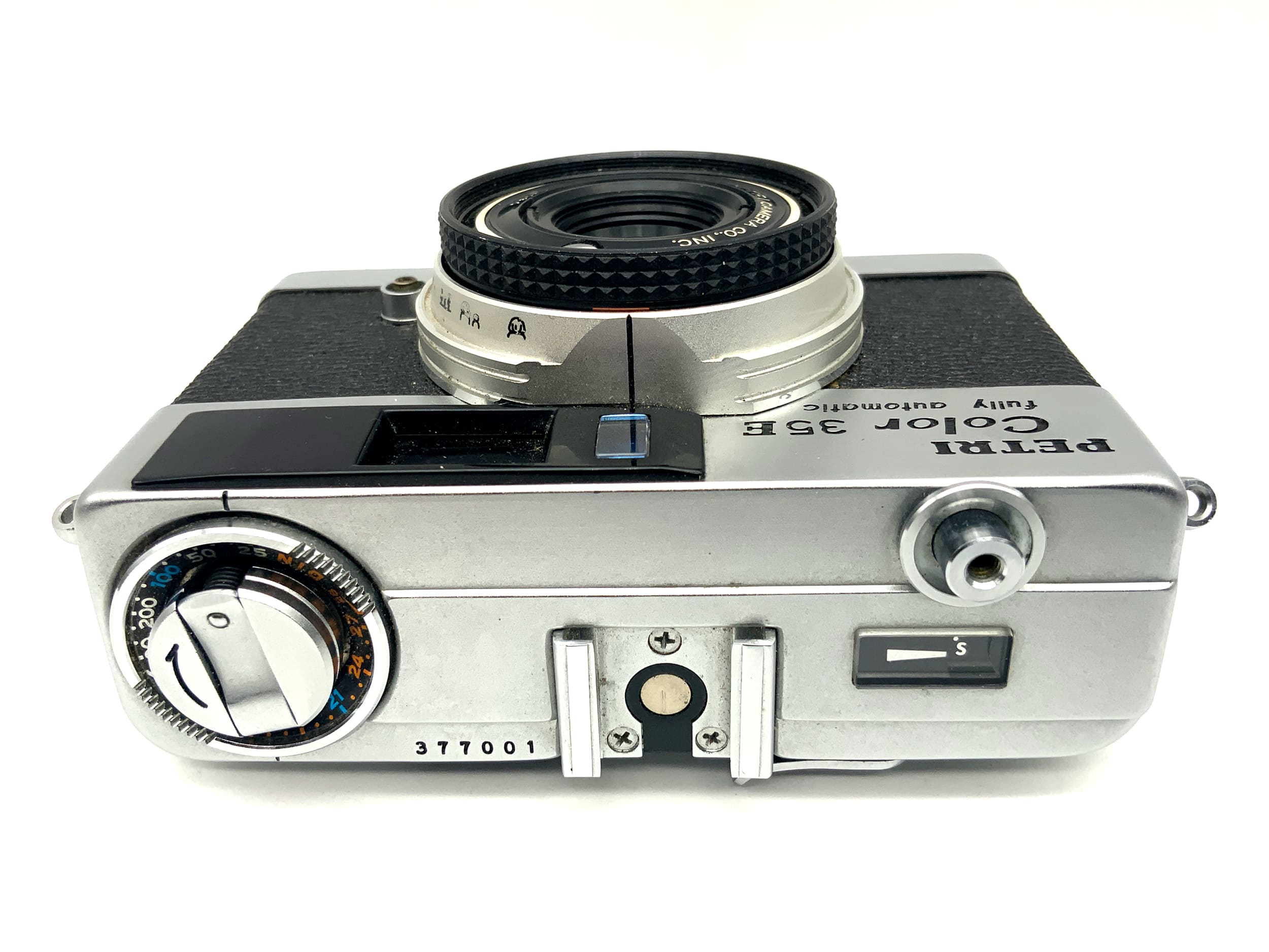 Appareil photo compact argentique Petri Color 35E avec viseur et objectif 40 mm f/2.8