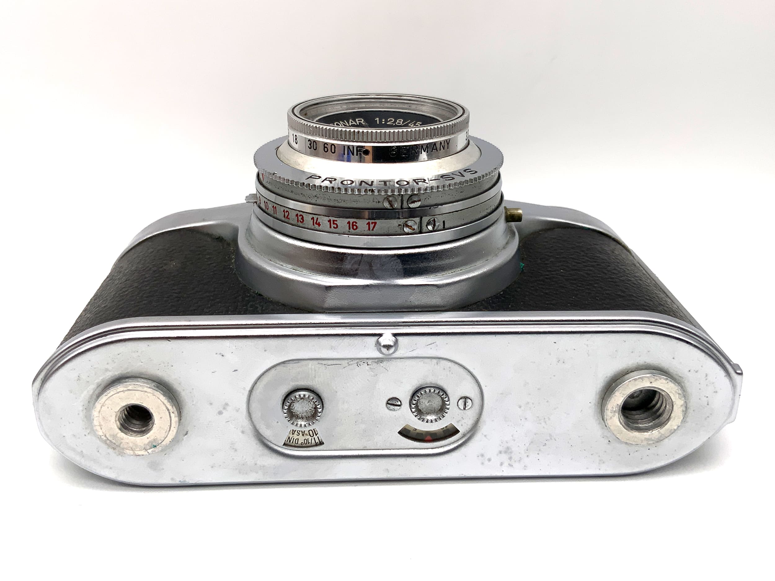 Appareil photo à viseur AkA Arette IA avec objectif analogique Isconar 1:2.8/45 Prontor-SVS