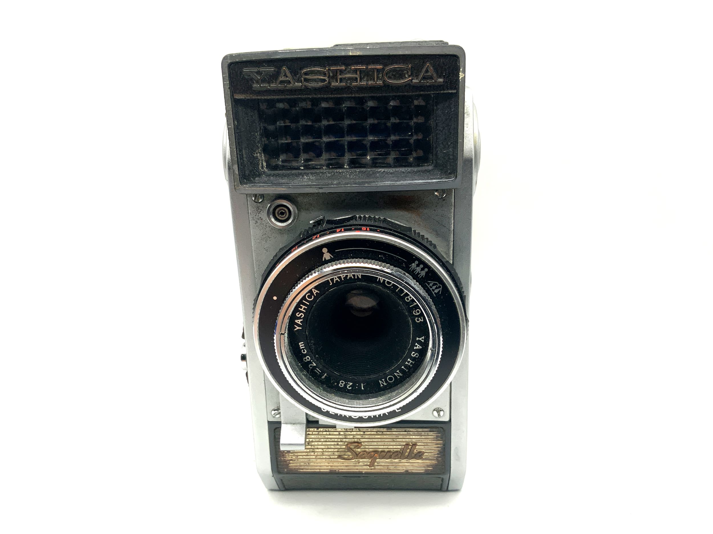 Appareil photo Yashica Sequelle à viseur avec objectif Yashinon 28 mm 1:2,8 demi-format