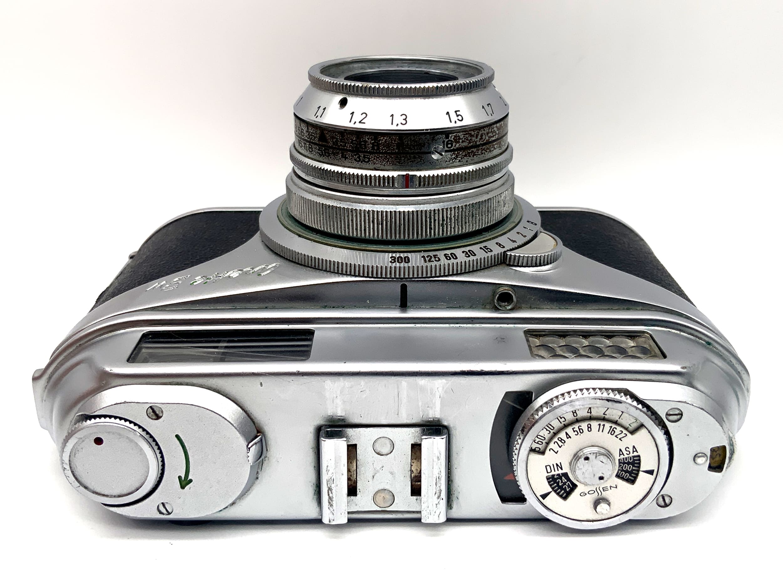 Appareil photo analogique compact AkA Arette à viseur noir et blanc avec objectif Xenar 1:3.5/50