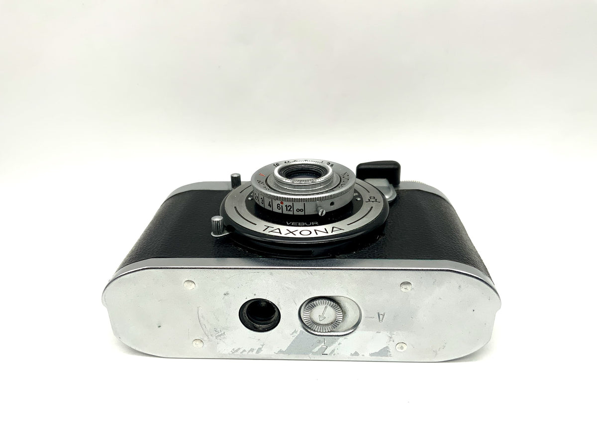 Appareil photo Pentacon Taxona à visée directe avec objectif Novar Anastigmat 35 mm f/3,5 rouge V Vebur