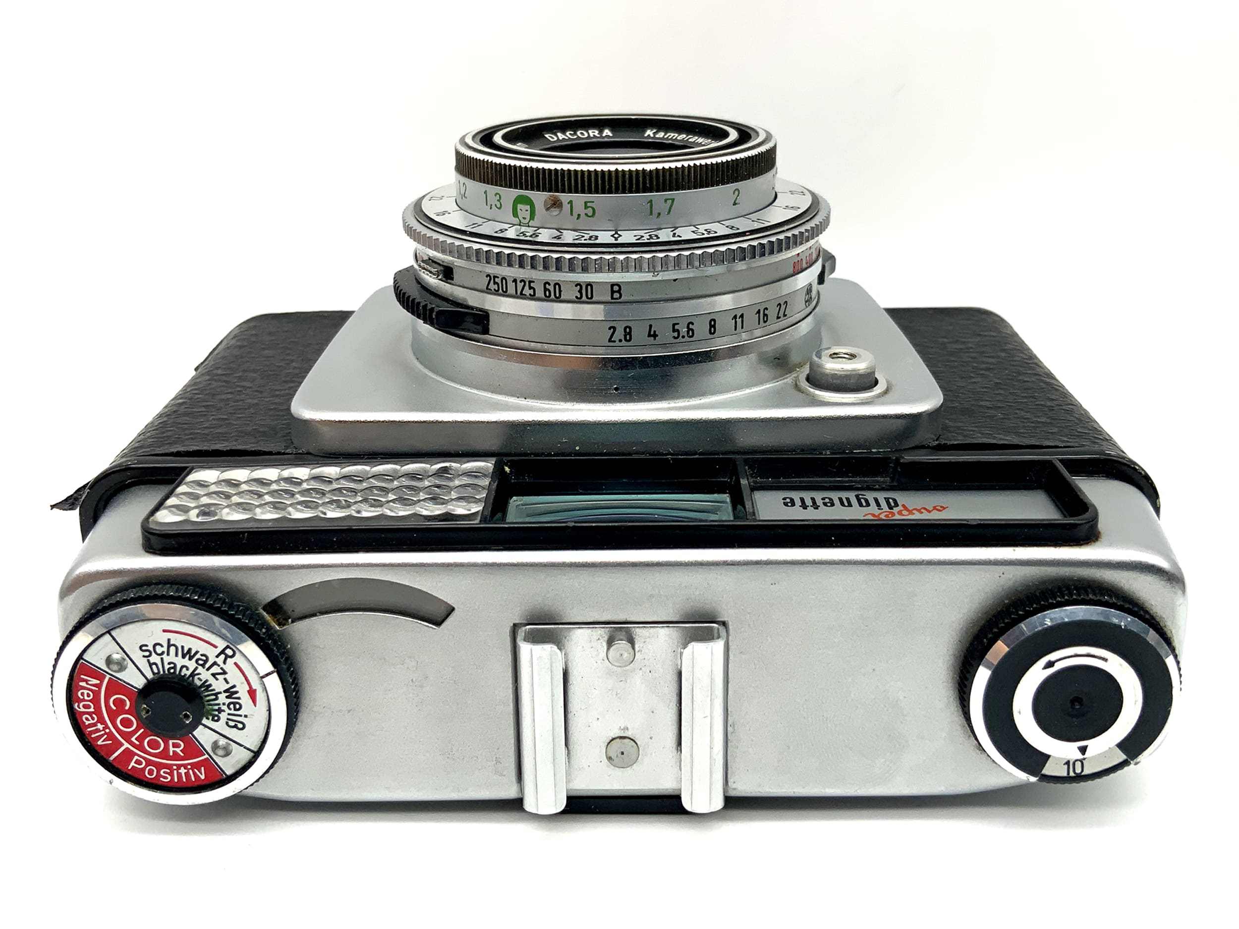 Dacora super dignette viewfinder camera with dignar 1:2.8/45mm Vario-LK analog camera