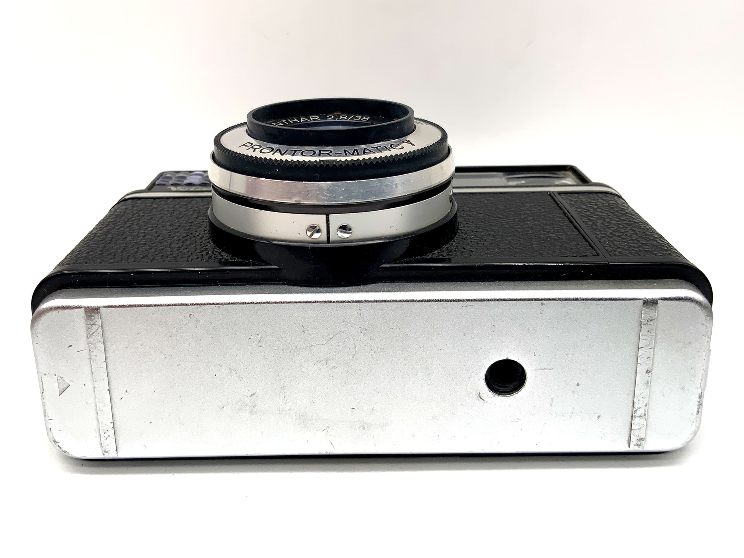 Voigtländer bessy comme caméra à viseur avec Color-Lanthar 2.8/38 Prontor-Matic