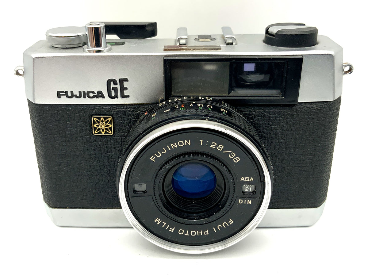 Appareil photo à visée Fujica GE avec objectif Fujinon 1:2.8/38, appareil photo analogique compact