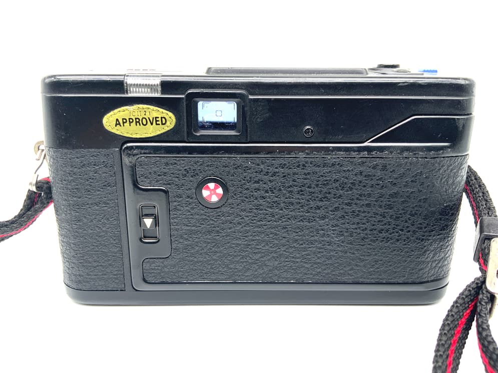 Yashica Full Automatic Point&Shoot mit 38mm 1:2.8 Kompaktkamera Analogkamera