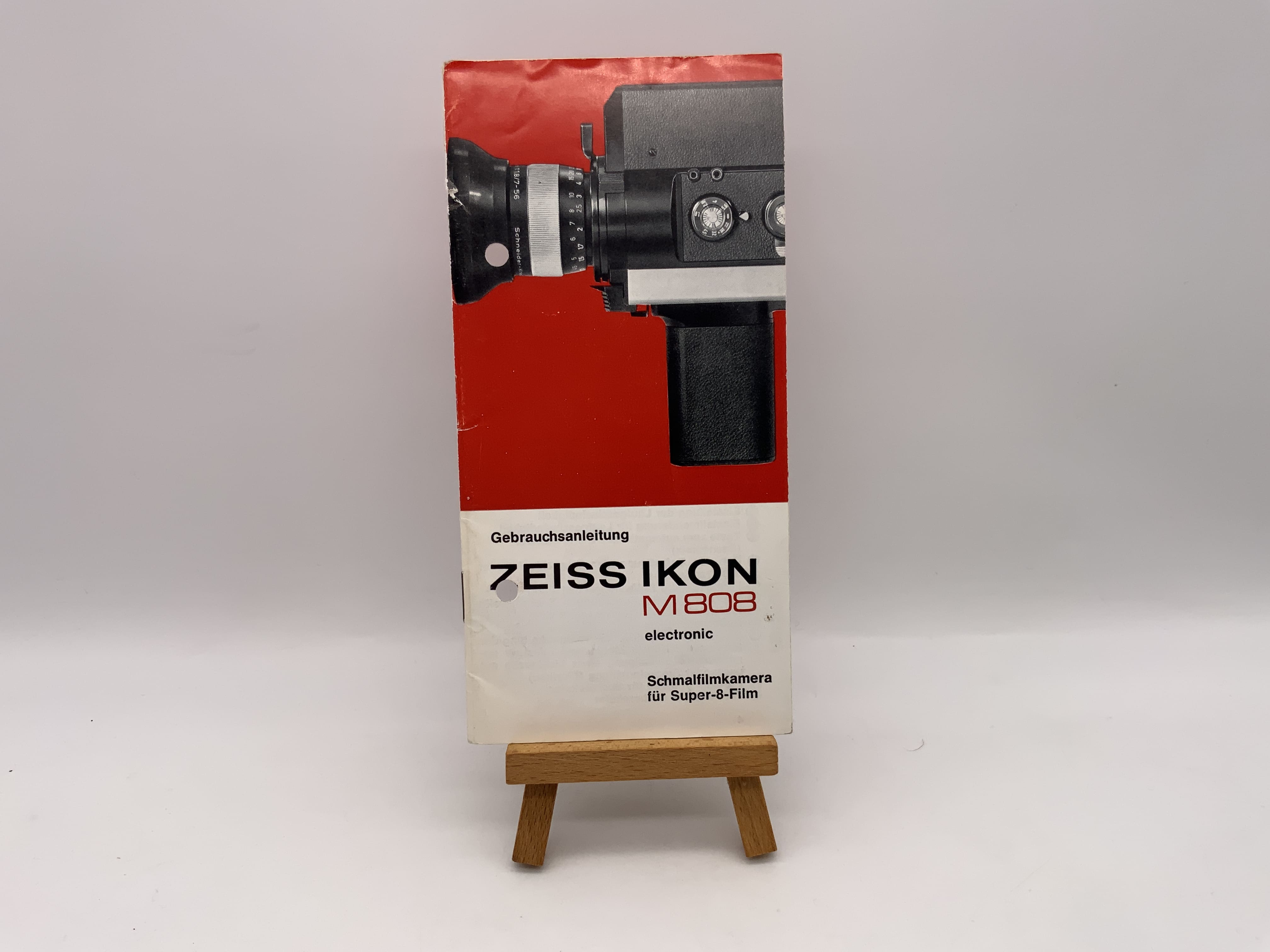 Zeiss Ikon M 808 electronic narrow-gauge film camera for Super 8 (German)
