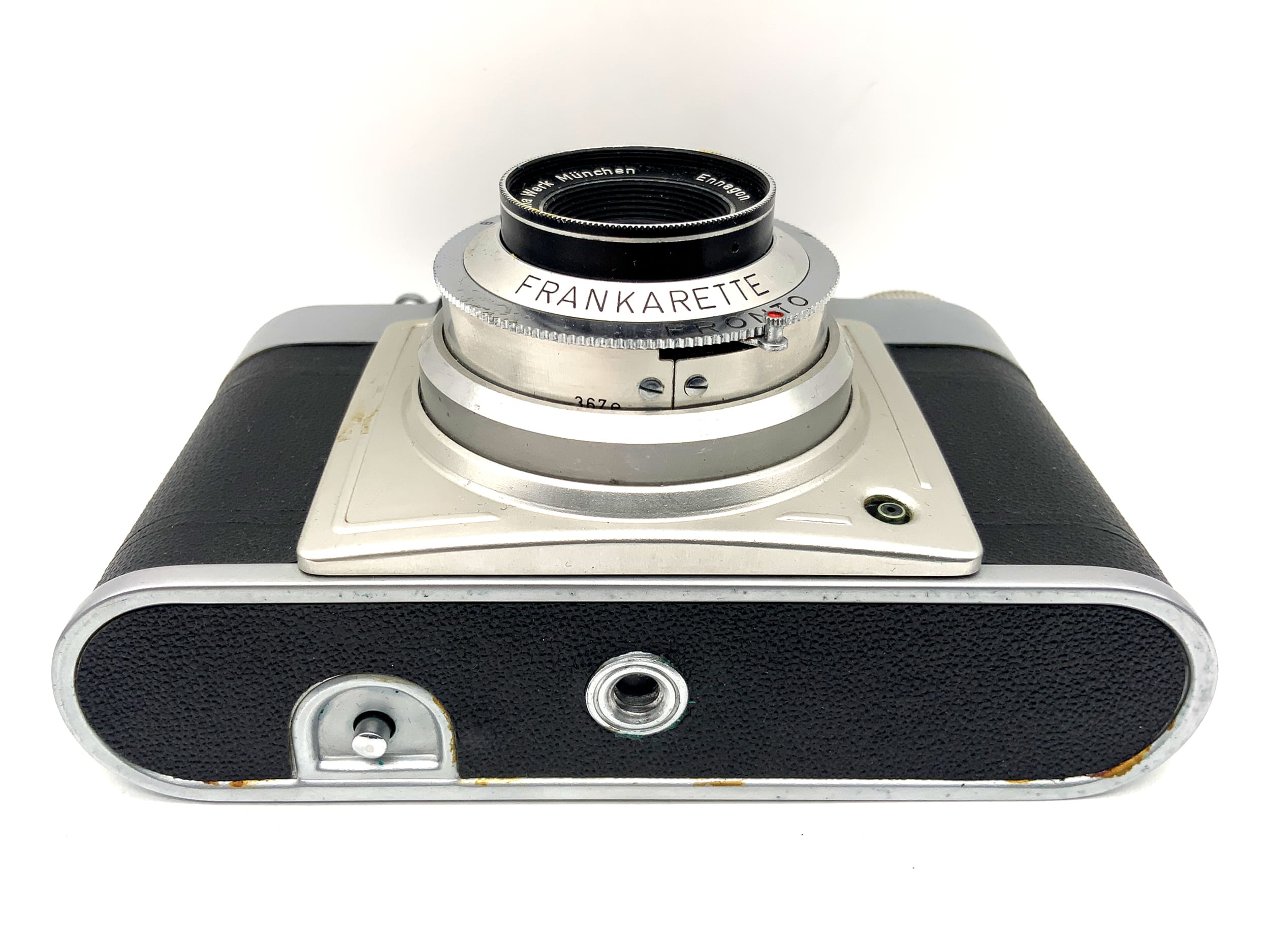 Franka Frankarette viewfinder camera with Ennagon 1:2.8/45 red C Pronto analog camera
