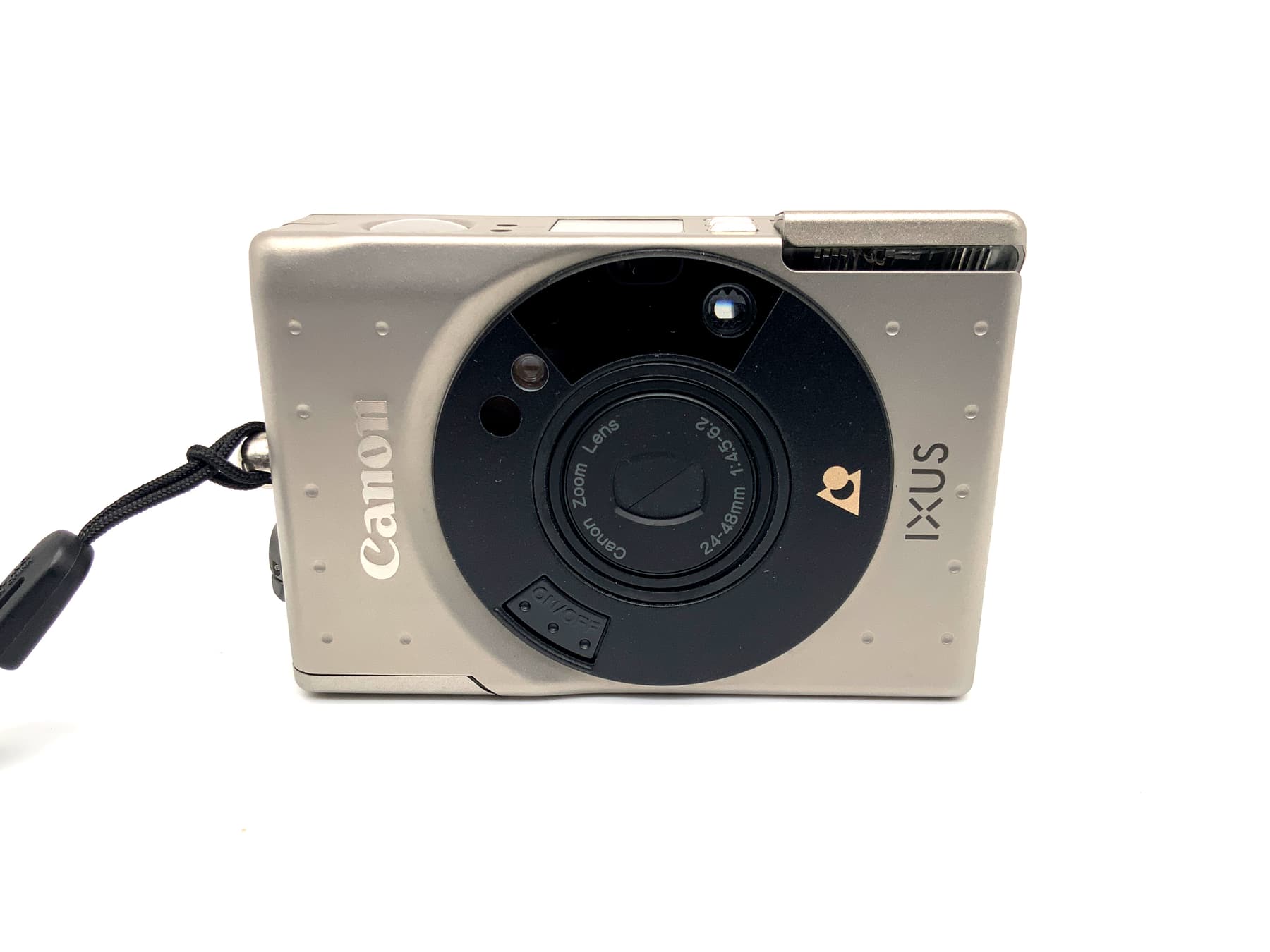 Appareil photo compact Canon Ixus Point&amp;Shoot avec objectif 24-48 mm 1:4.5-6.2 (appareil photo argentique)