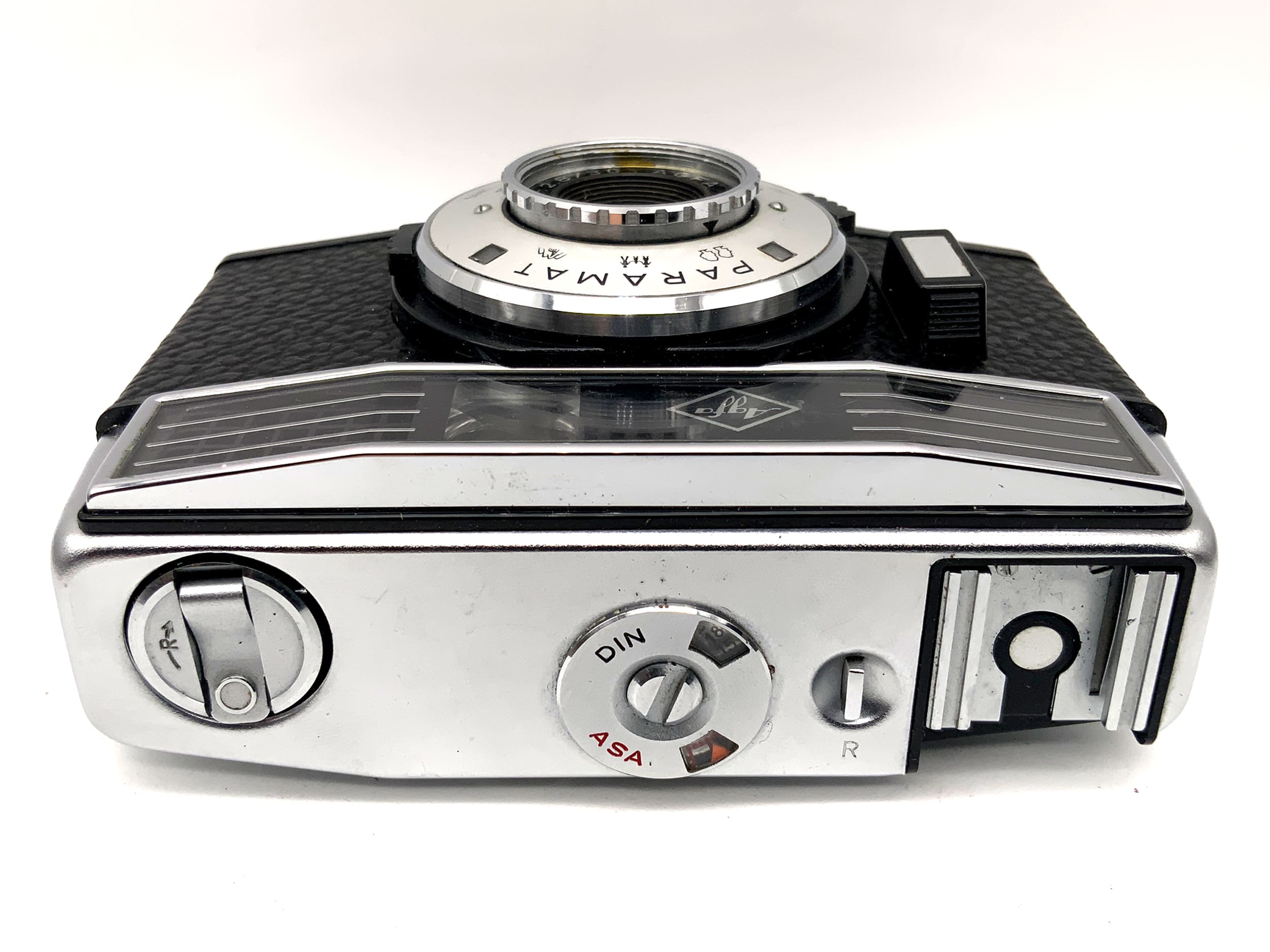 Appareil photo argentique Agfa Paramat avec viseur et objectif Color-Apotar 1:2.8/30, compact