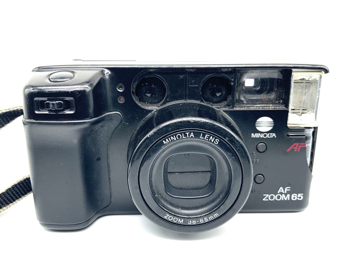 Appareil photo argentique Minolta AF Zoom 65 Point&amp;Shoot avec objectif zoom Minolta 38-65 mm
