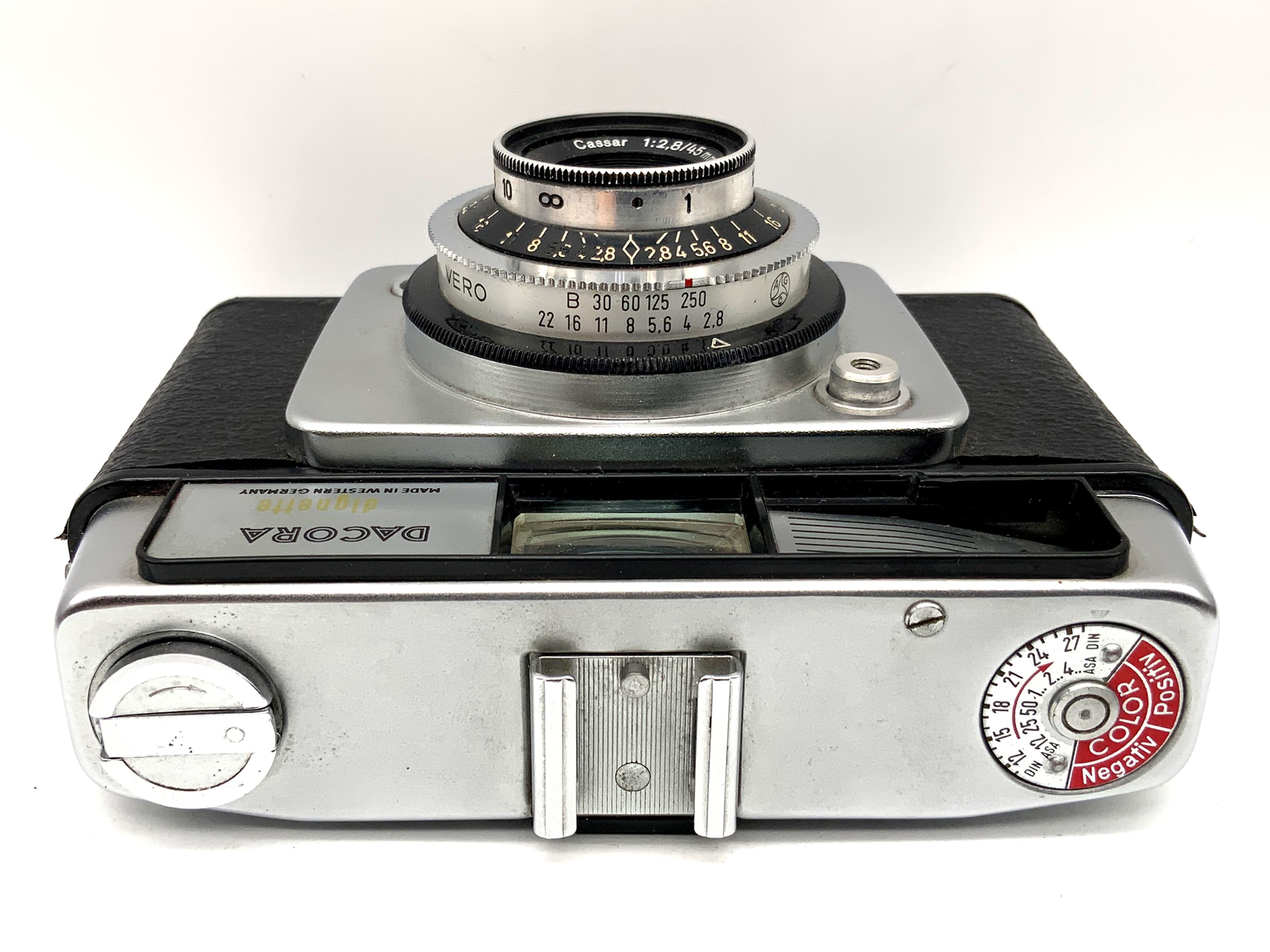 Appareil photo Dacora Dignette avec viseur et objectif Steinheil Cassar 1:2.8/45mm ! Beli défectueux !