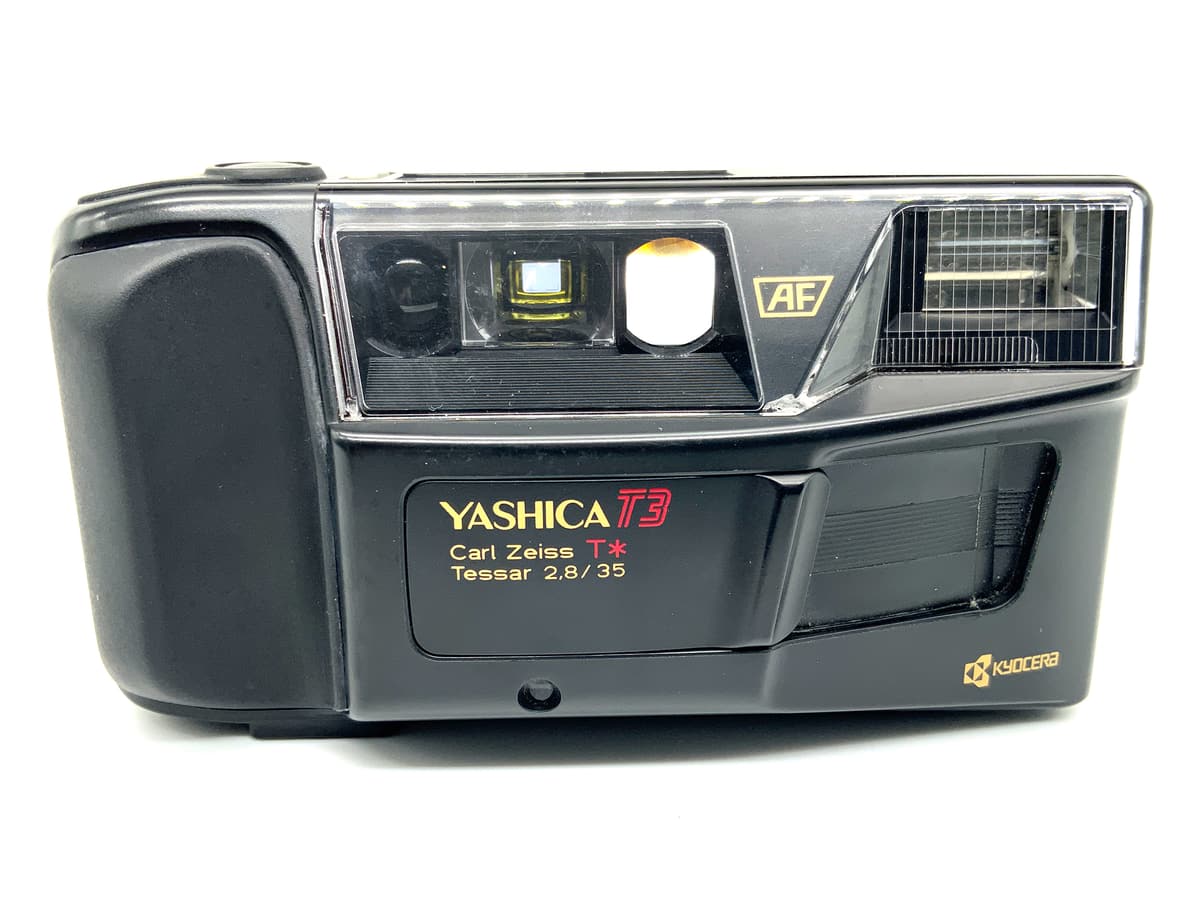 Yashica T3 Point&Shoot mit Carl Zeiss T* Tessar 35mm 1:2.8 N.A.Scope
