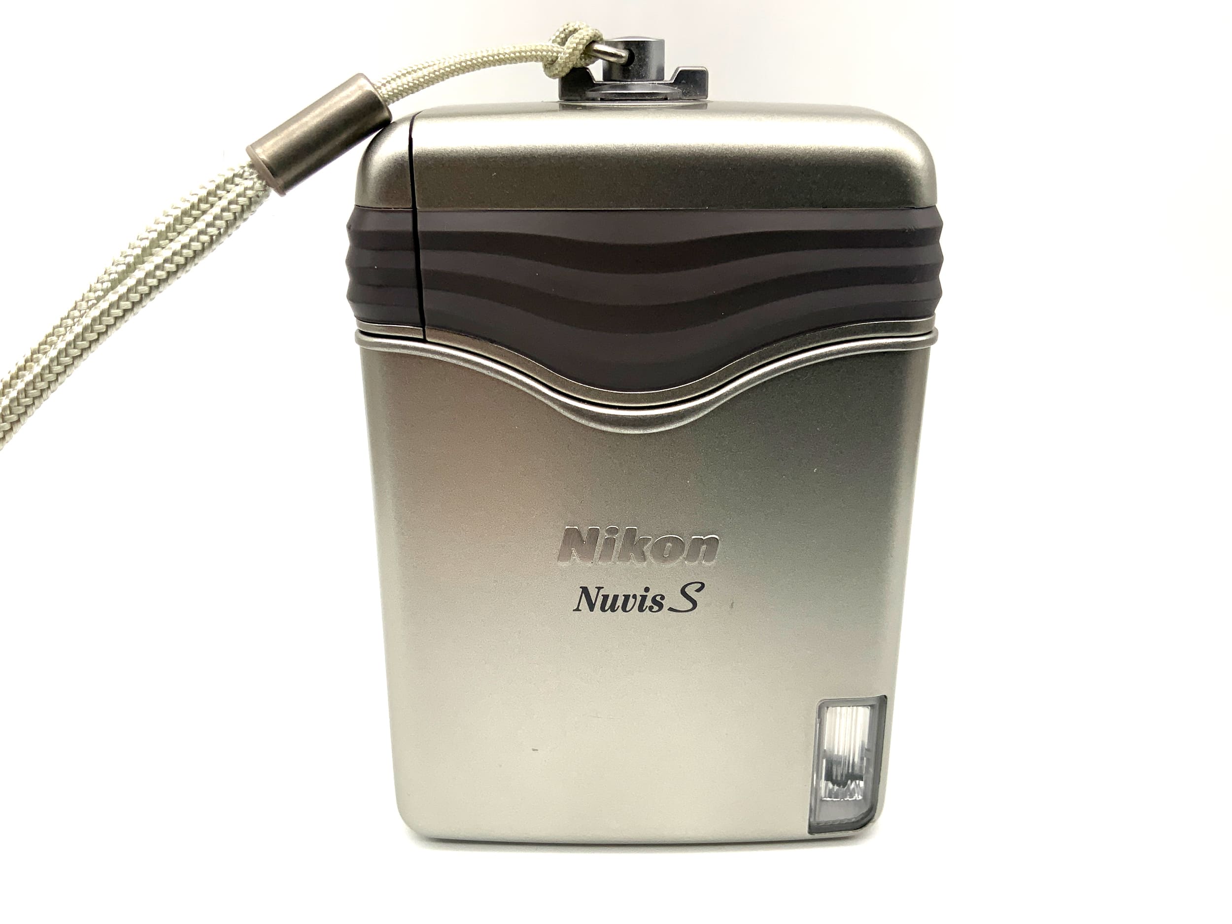Appareil photo argentique Nikon Nuvis S Point&amp;Shooter avec objectif zoom Nikon 22,5-66 mm Macro