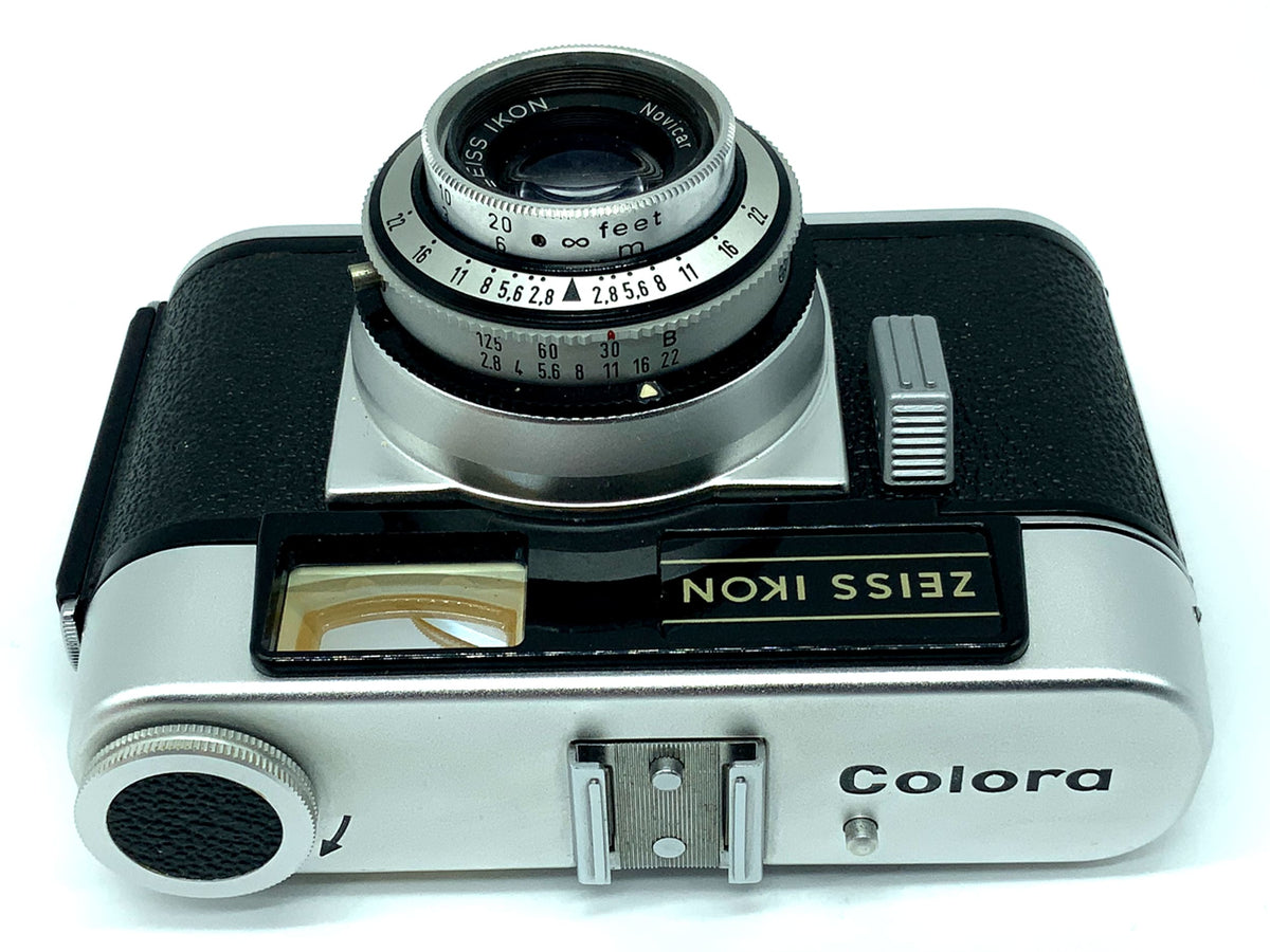 Appareil photo télémétrique Zeiss Ikon Colora avec objectif Novicar 50 mm f/2.8 dans son emballage d'origine, appareil photo argentique