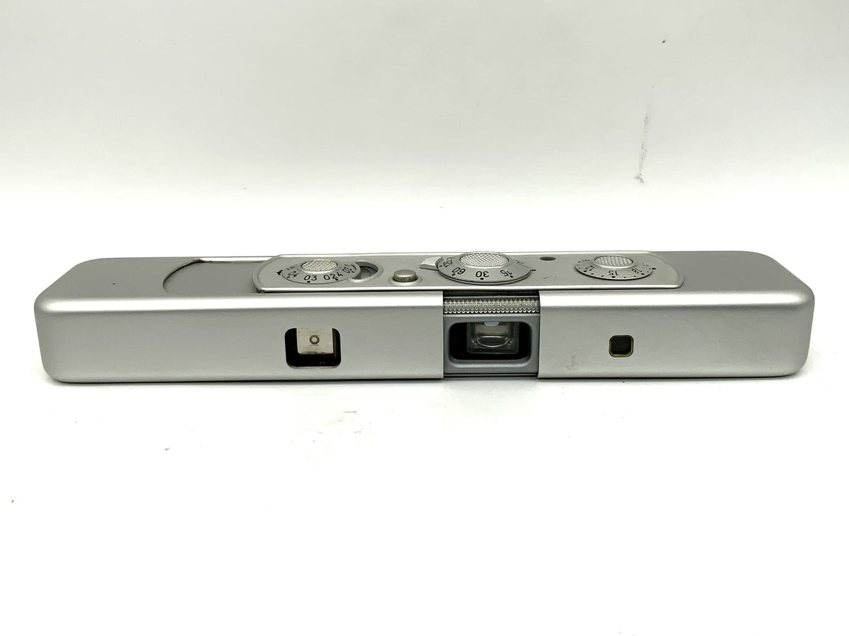 Appareil photo miniature Minox C avec objectif subminiature Minox 15 mm 1:3,5