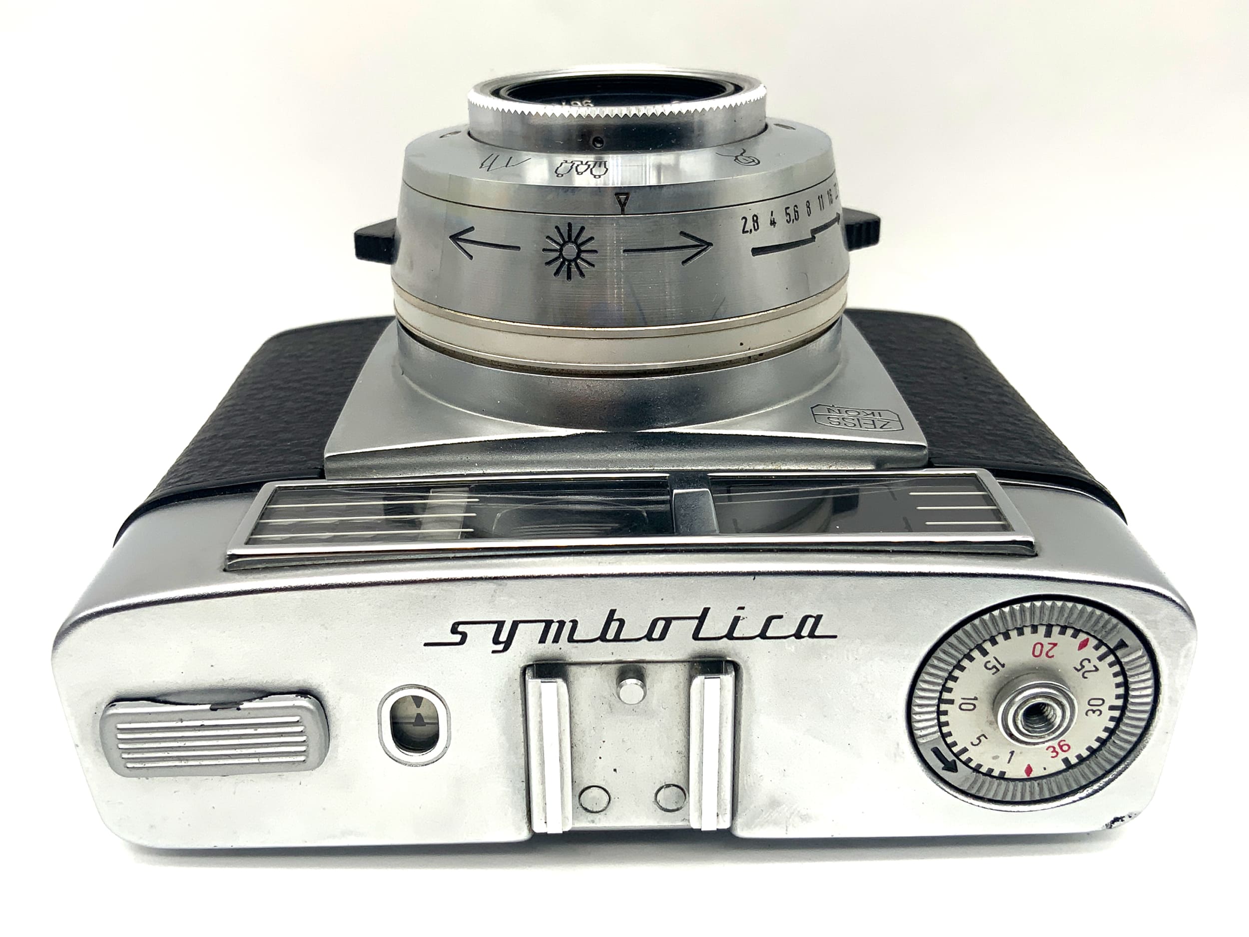 Appareil photo à viseur Zeiss Ikon Symbolica avec appareil photo analogique Carl Zeiss Tessar 2.8 50 mm
