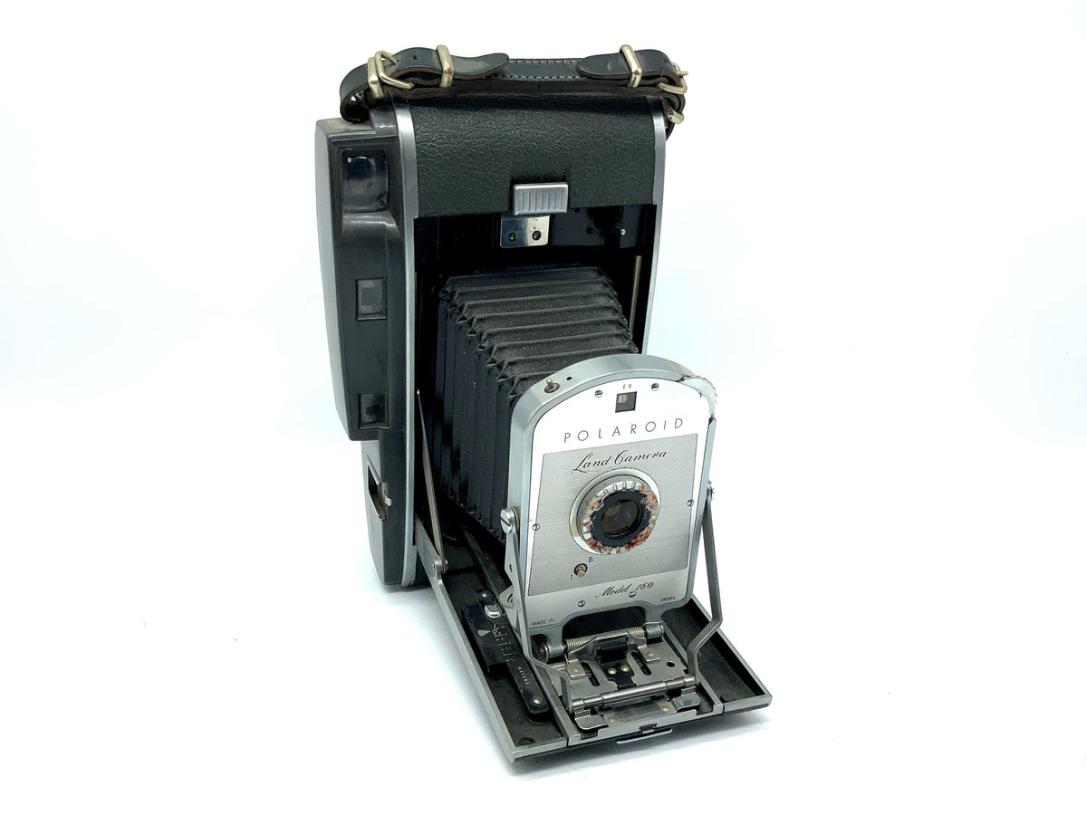 Polaroid Land Camera Model 160 instant camera, scratches on the lens
