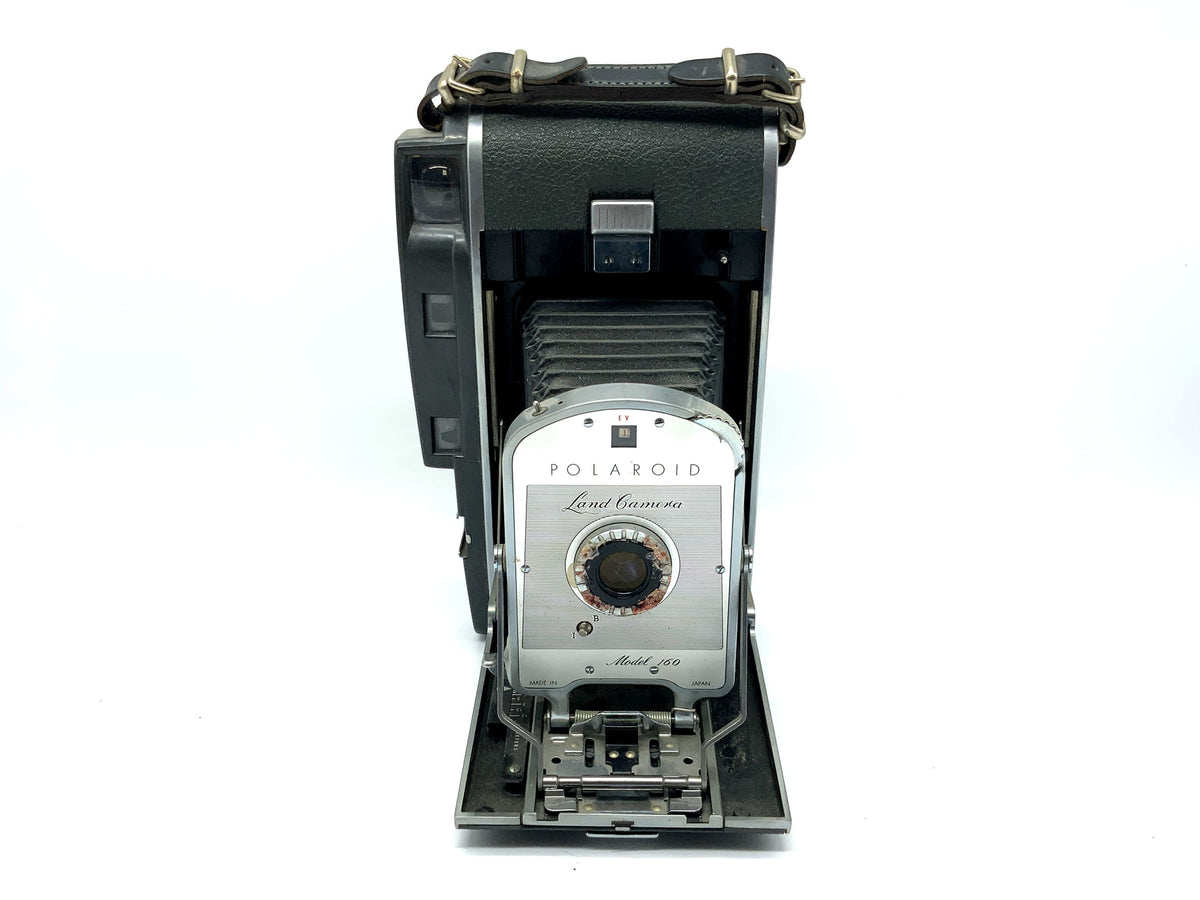 Polaroid Land Camera Model 160 instant camera, scratches on the lens