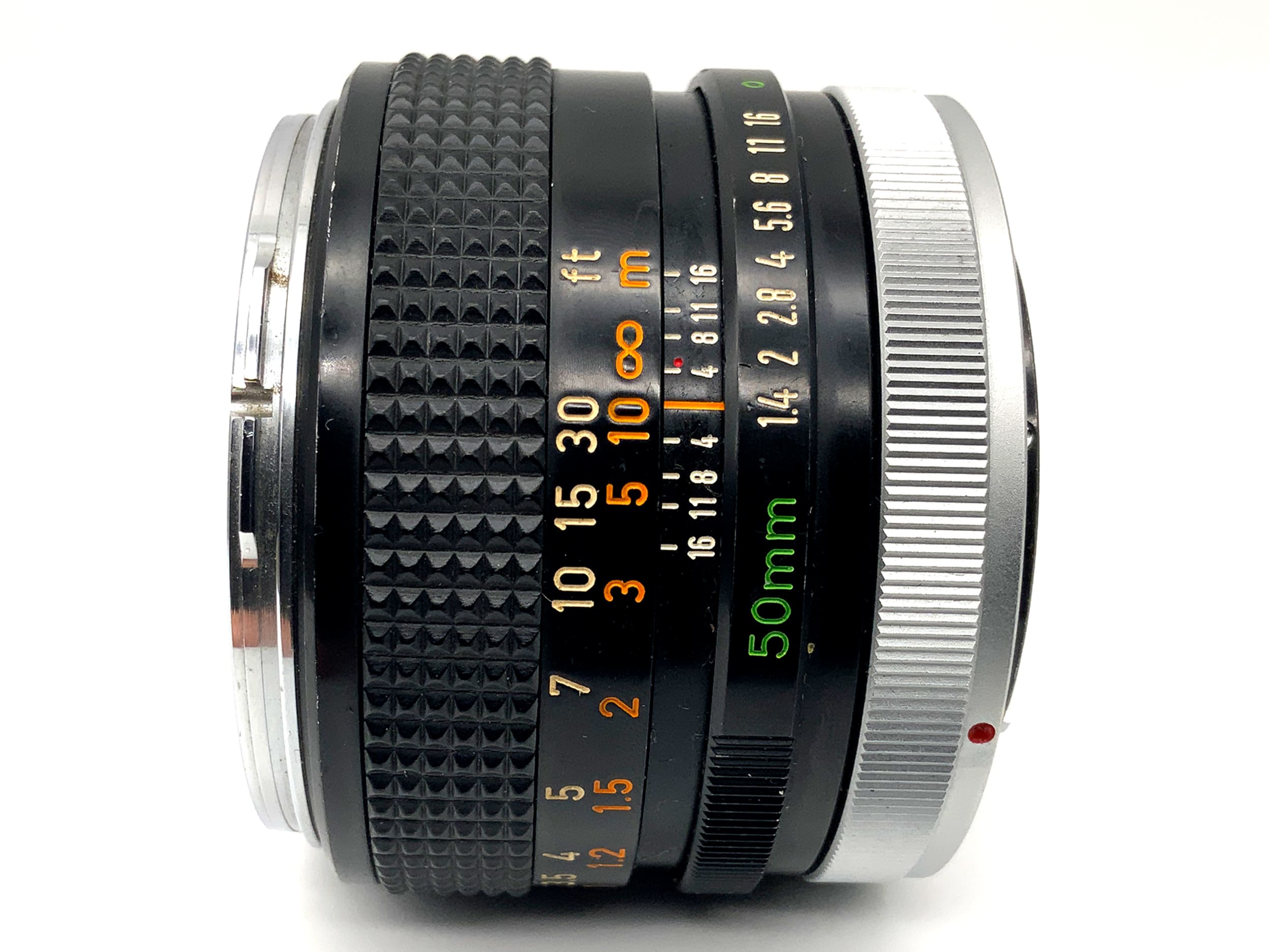 Objectif Canon 50 mm f/1.4 à focale fixe avec effet bokeh (Canon FD)