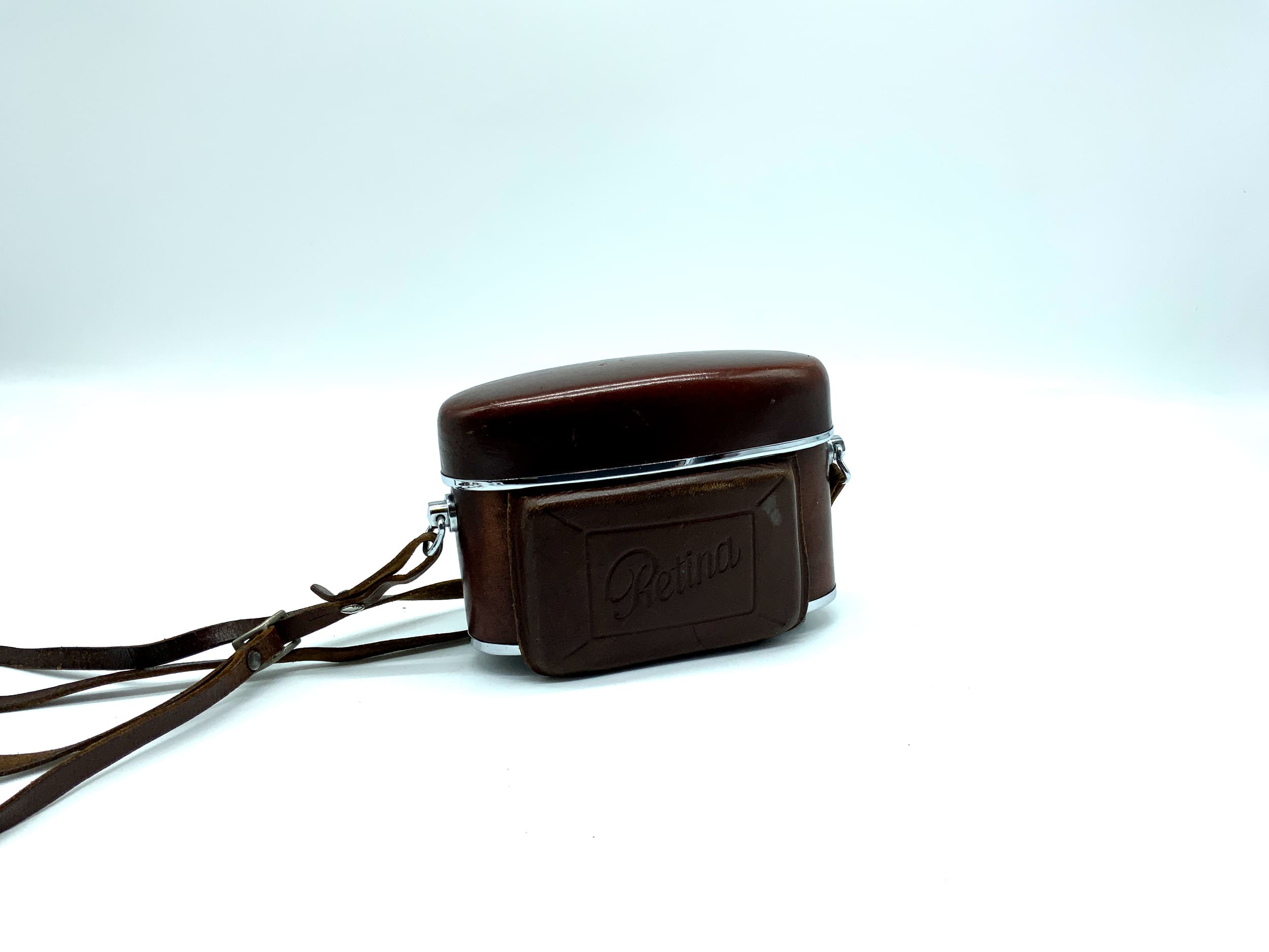 Étui en cuir marron pour appareil photo Kodak Retina IIc Ready.