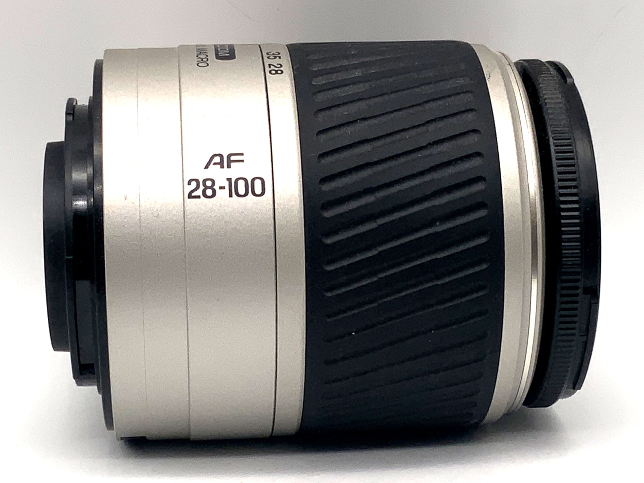 Objectif Minolta 28-100 mm 1:3,5-5,6 AF Zoom (22) D Macro AF (Minolta AF/Sony A)