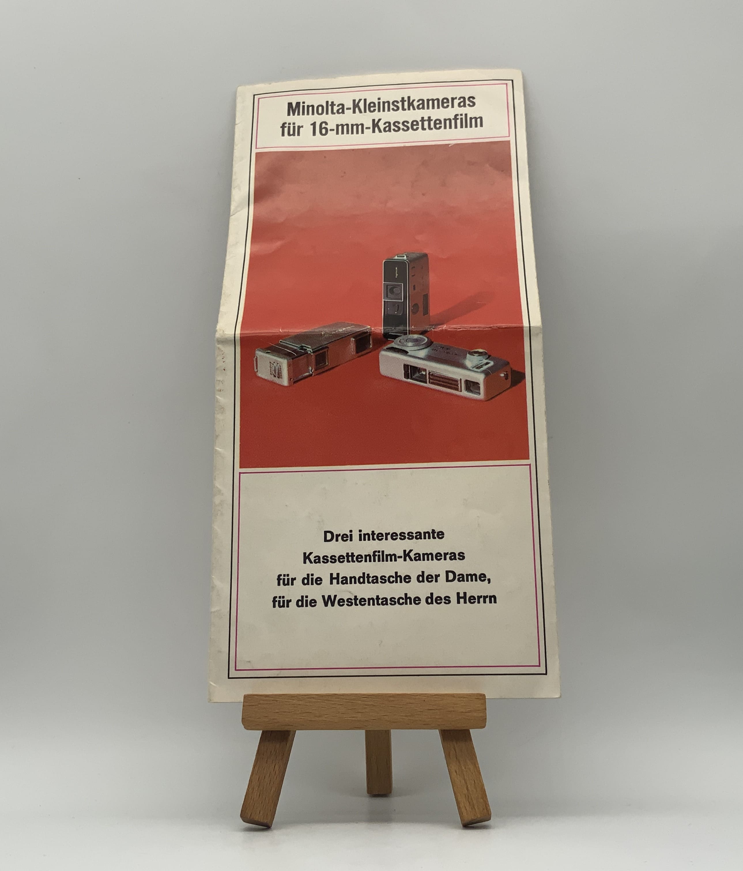 Minolta miniature cameras for 16mm cassette film Brochure (German)