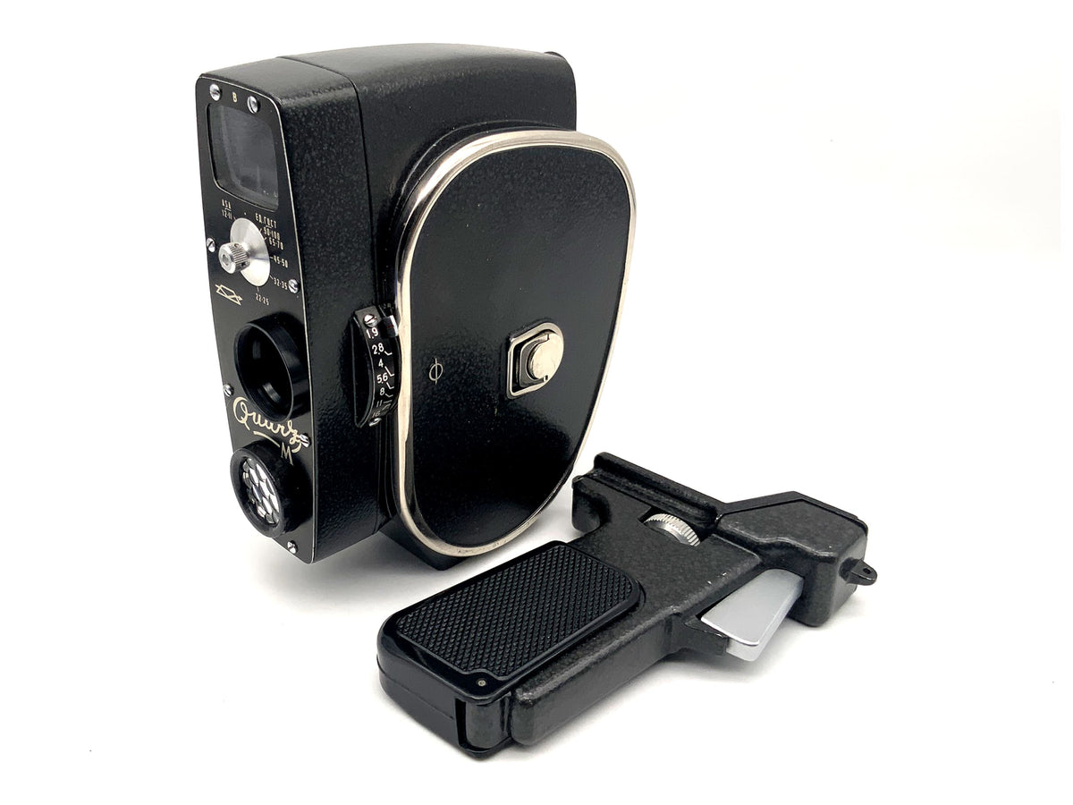 Appareil photo argentique Zenit Quarz M avec objectif 1,9/12,5 mm et poignée pour double film 8 mm.
