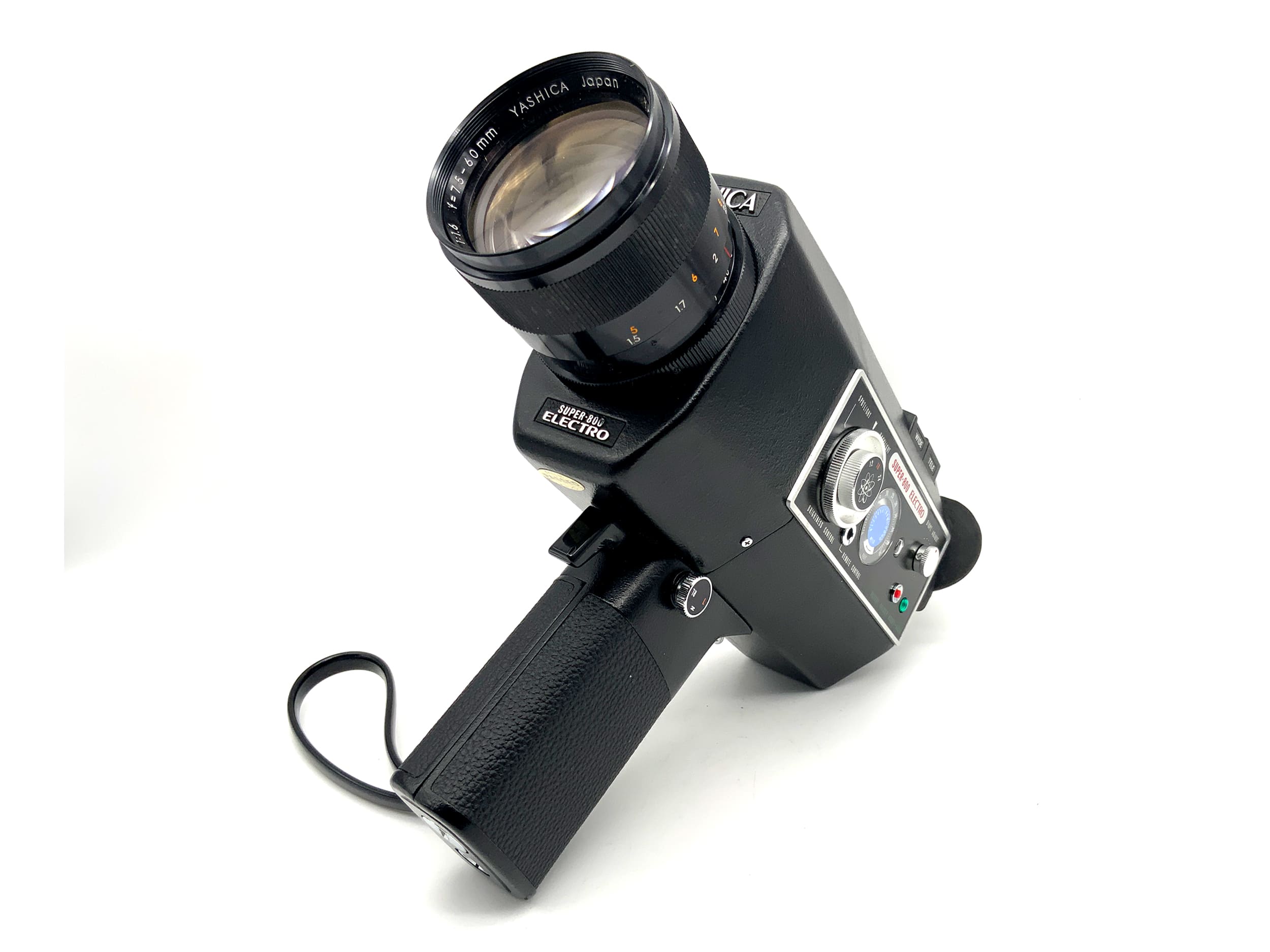 Caméra Yashica Super-800 Electro avec film Yashinon-DX Super 8