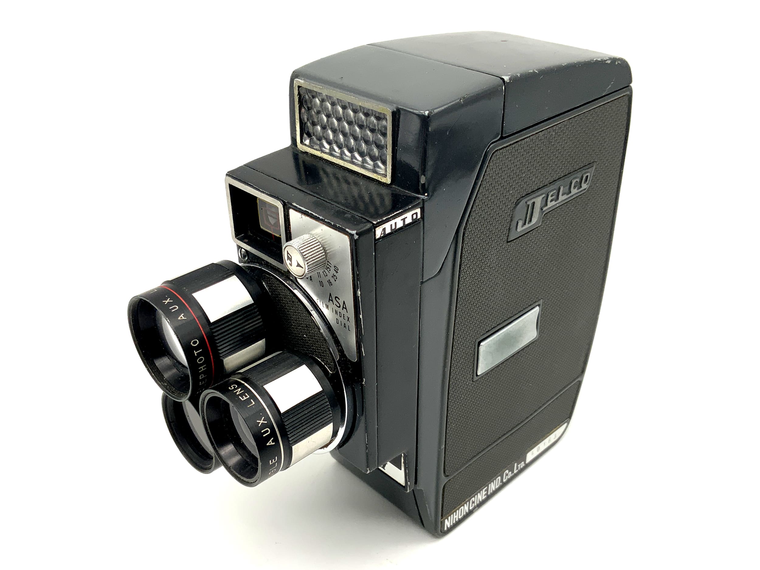 Appareil photo Jelco Auto III avec objectif Jelco (3 pièces) pour film double 8 mm.
