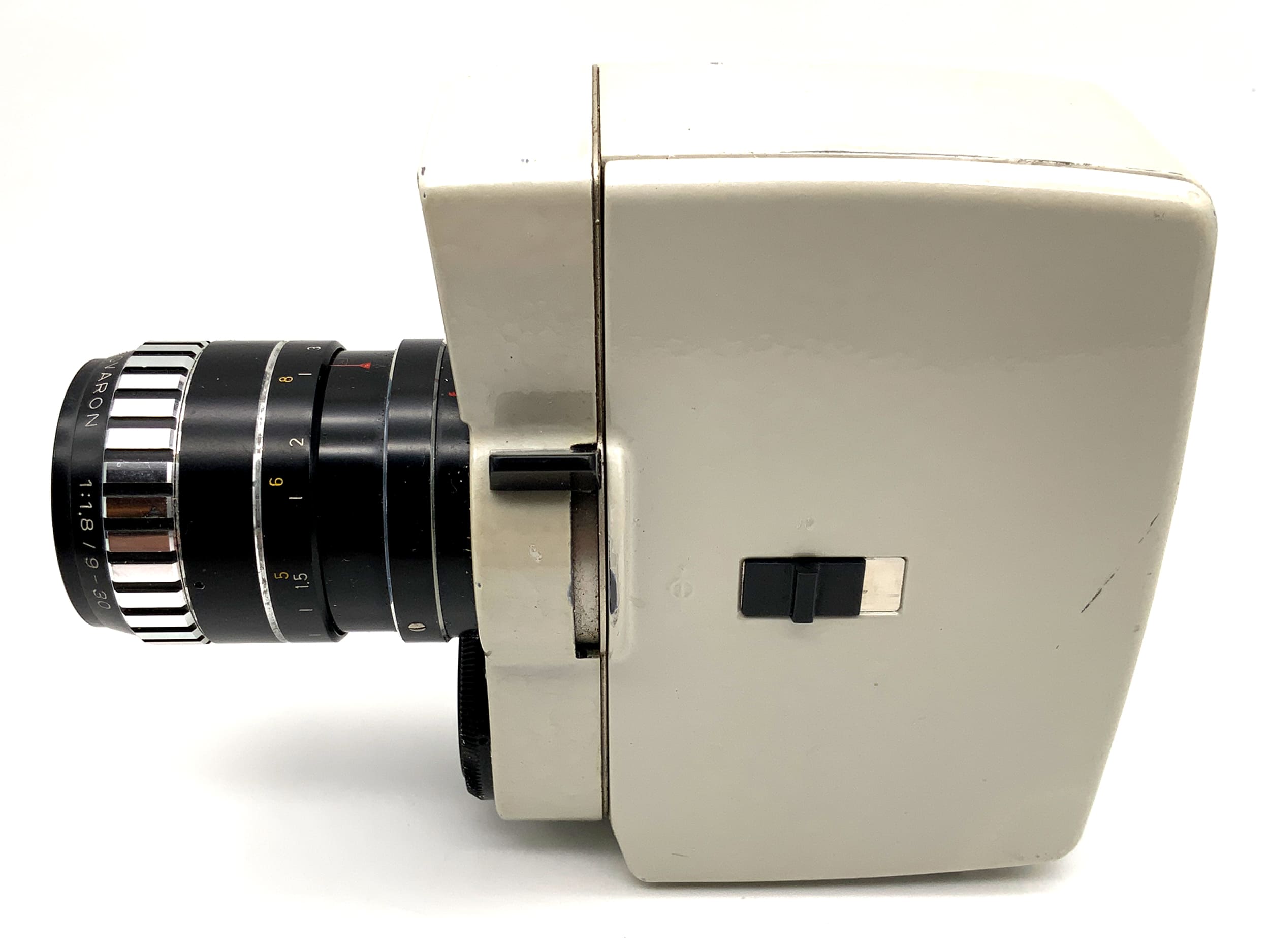 Bauer 88L film camera with Iscovaron 1:1.8/9-30 double 8mm film lens
