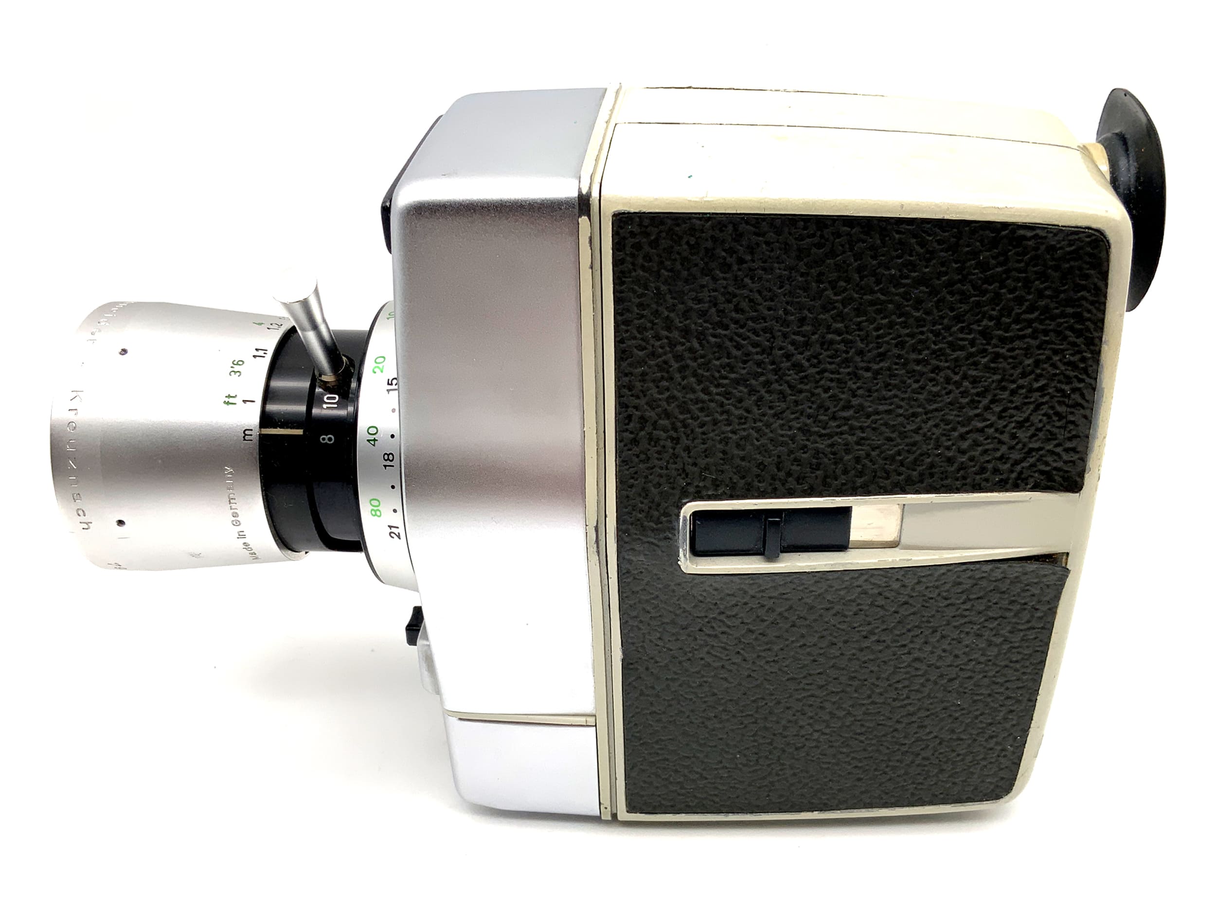 Caméra argentique Bauer 88RS avec objectif Variogon 1:1.8/8-48 et poignée pour film double 8 mm