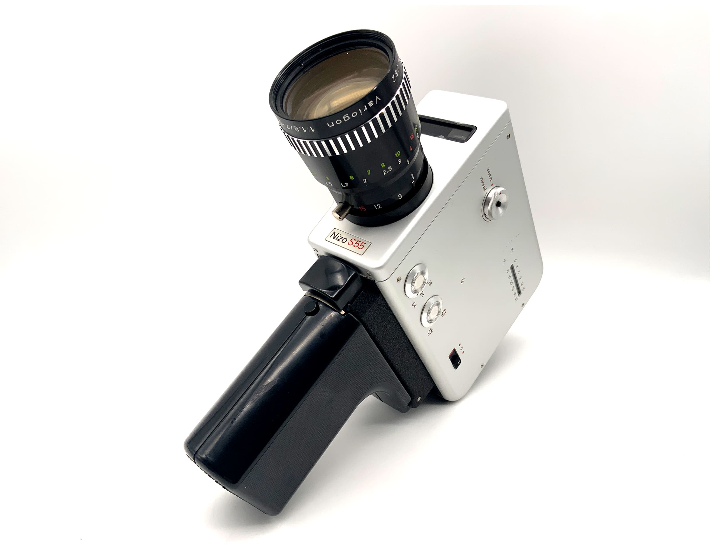Caméra argentique Braun Nizo S55 avec objectif Variogon 1:1.8/7-56mm Super 8.
